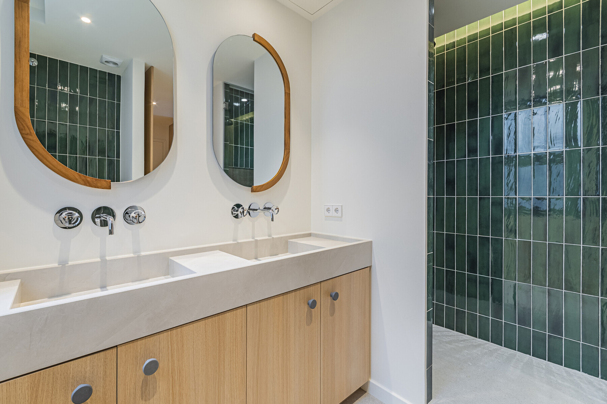  Elegant refurbished apartment of 221 m² in the Quadrat d