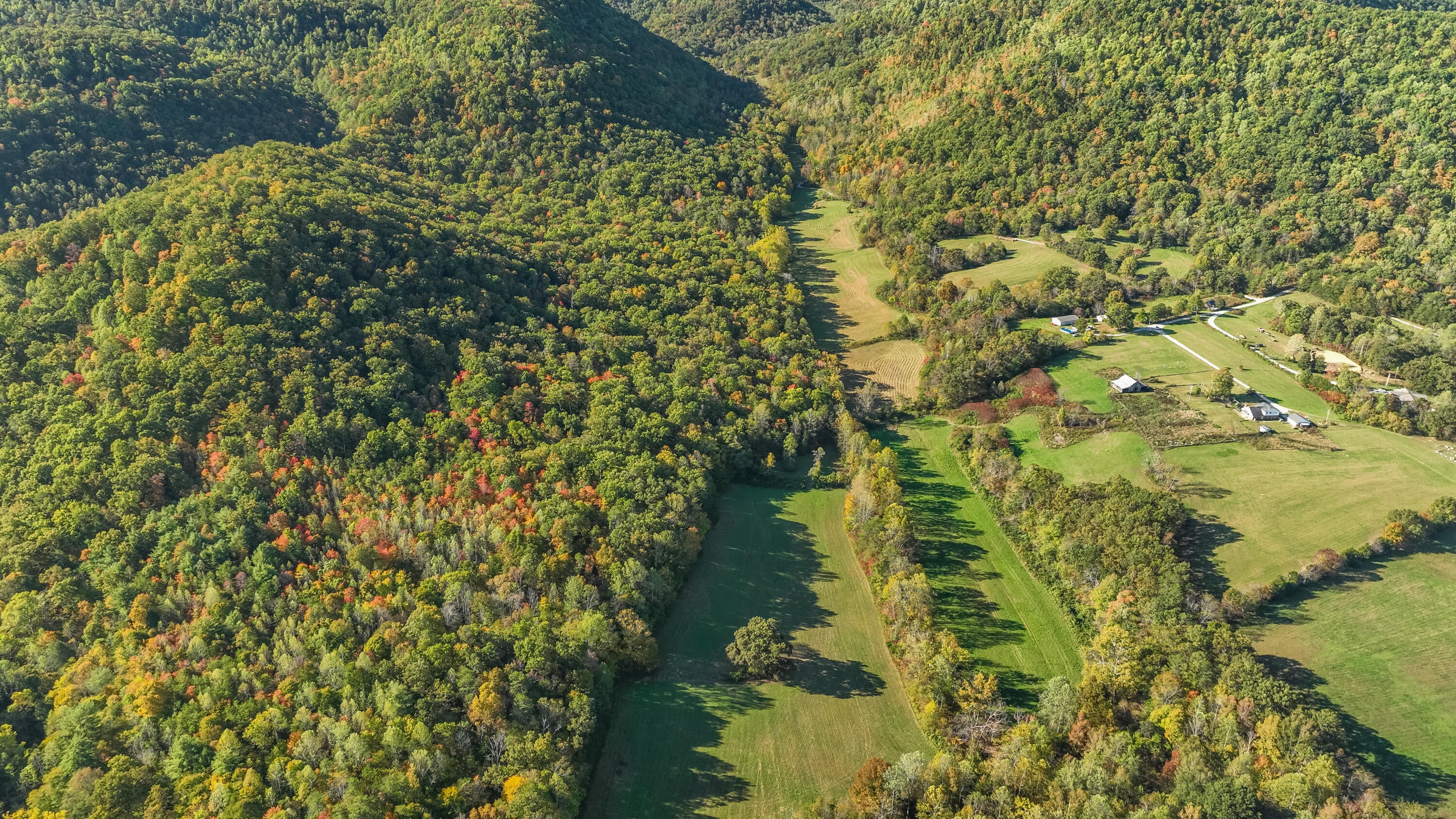 Berea, Kentucky, 40403, United States, 5 Bedrooms Bedrooms, ,3 BathroomsBathrooms,Residential,For Sale,1975265