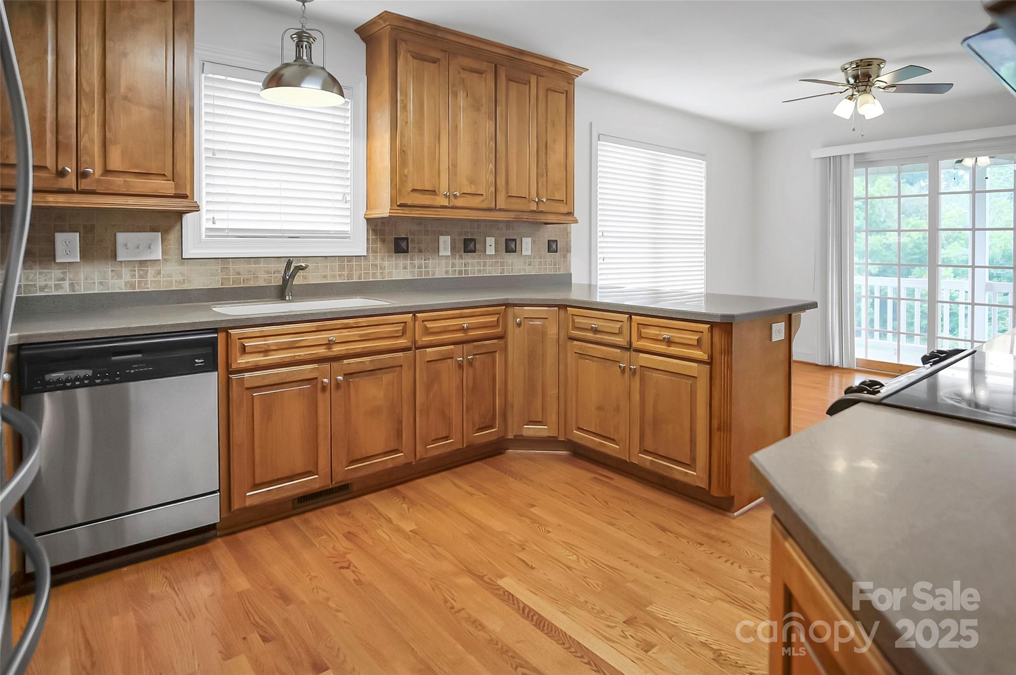 Cherryville, North Carolina, 28021, United States, 3 Bedrooms Bedrooms, ,3 BathroomsBathrooms,Residential,For Sale,1885225