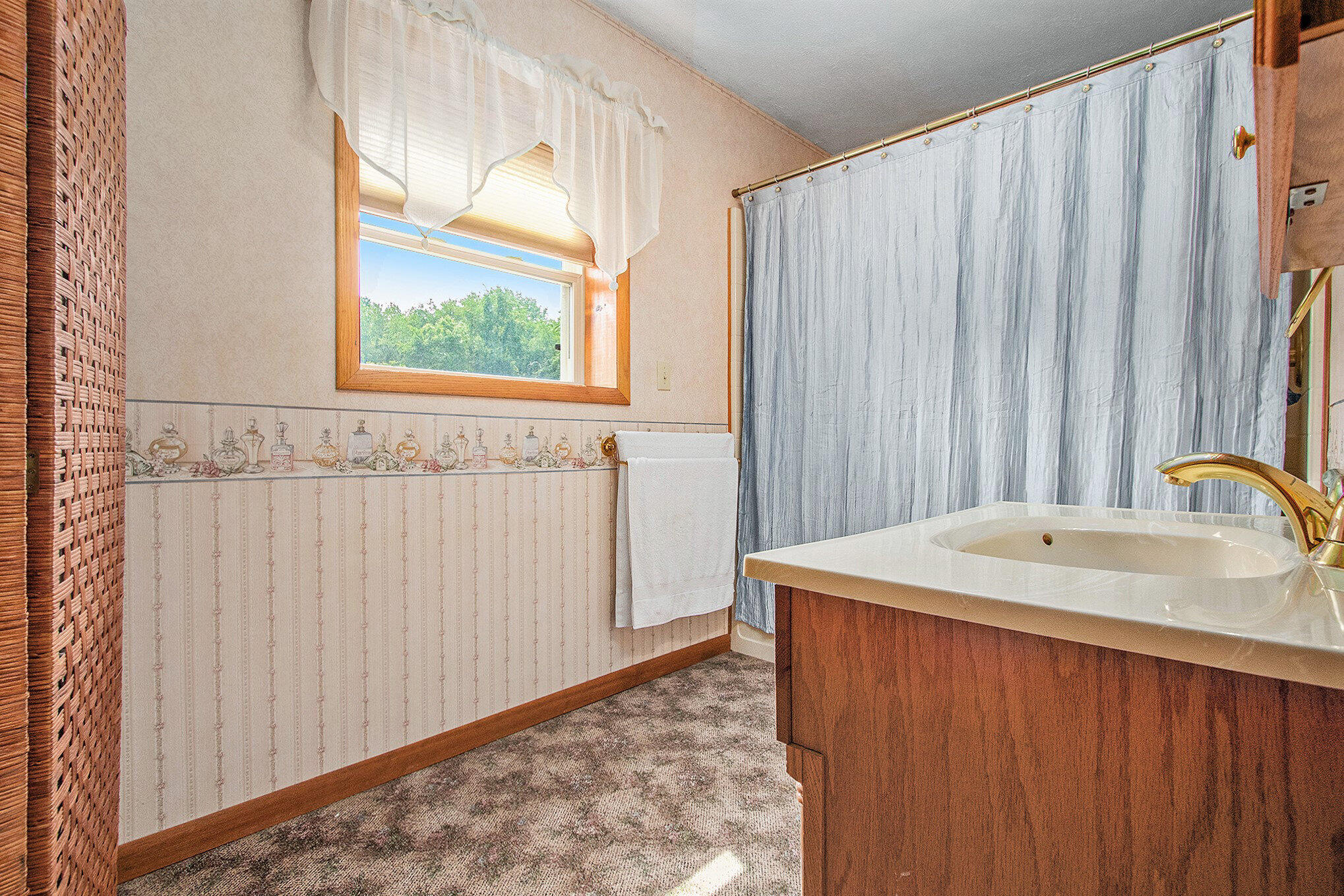 Niles, Michigan, 49120, United States, 2 Bedrooms Bedrooms, ,2 BathroomsBathrooms,Residential,For Sale,1979115