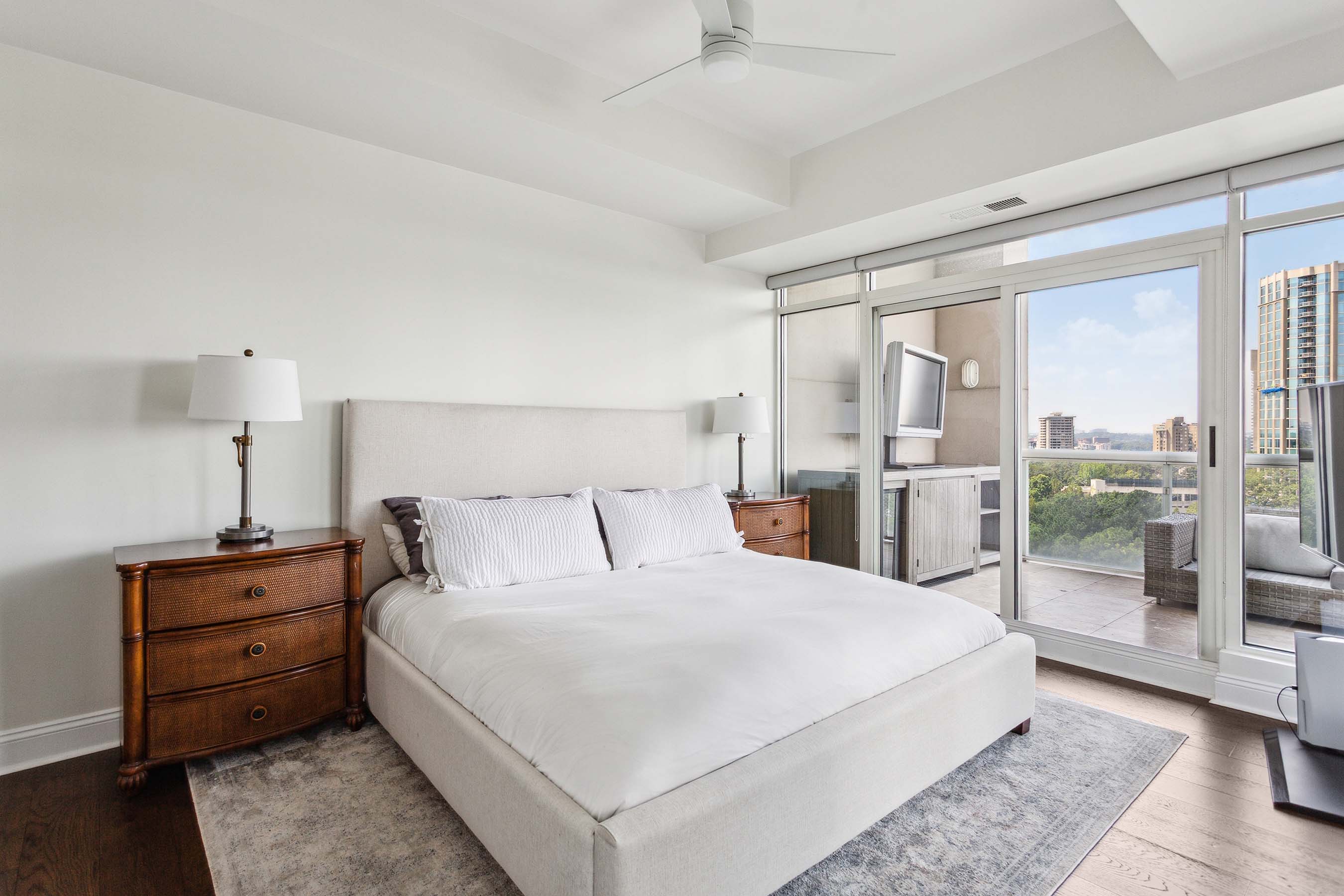  Unparalleled Views from this Renovated Corner Unit in the Heart of Buckhead - 物件實景