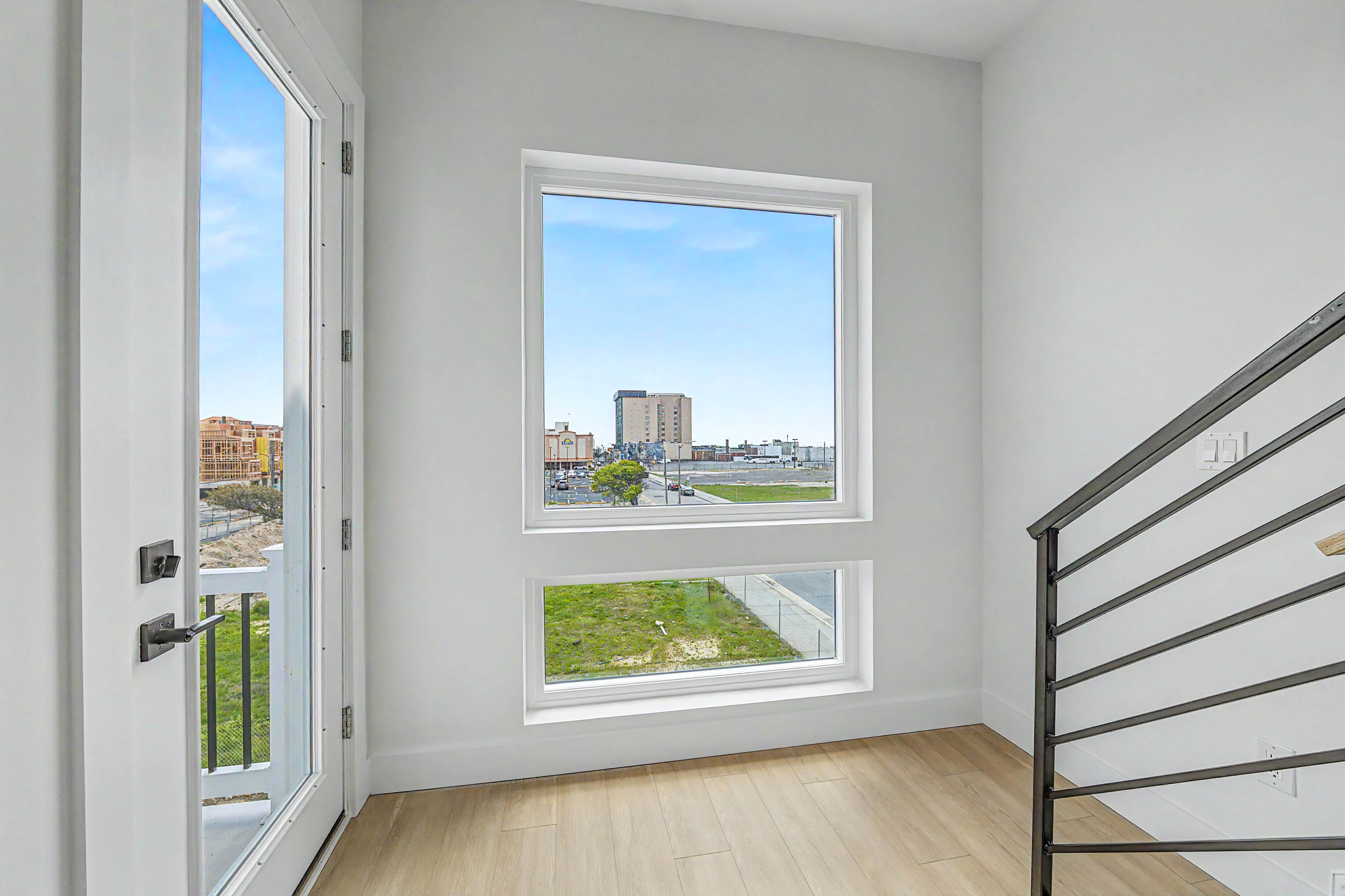  105 B Westminster Avenue - 物件實景