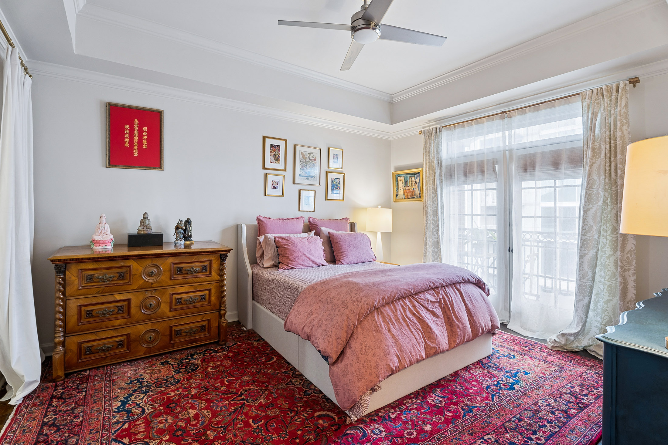  Beautifully Renovated Top-Floor Condo Overlooking Midtown - 物件實景