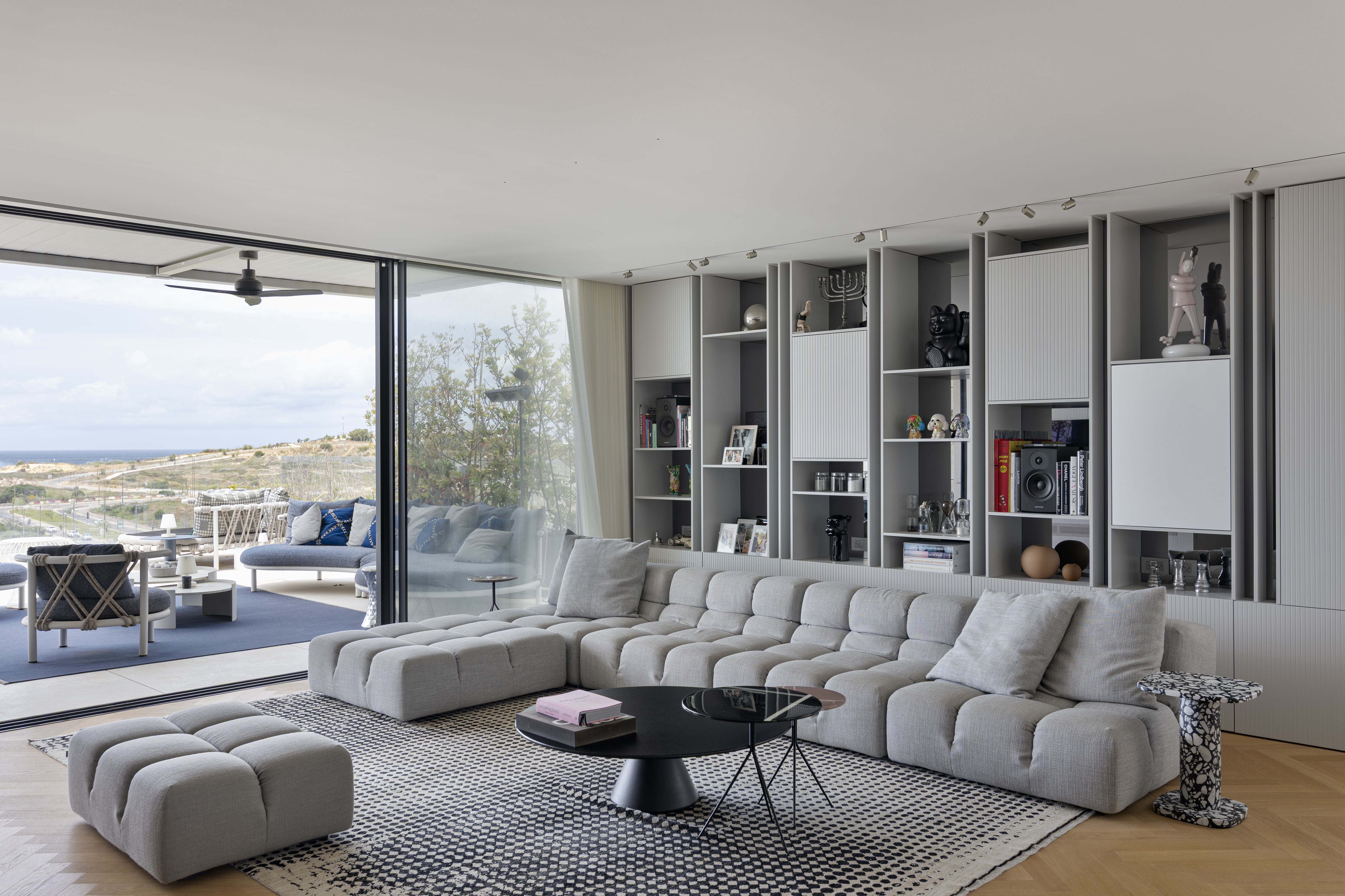  Above the Coastline: Resort-Style Penthouse in Northern Tel Aviv - 物件實景