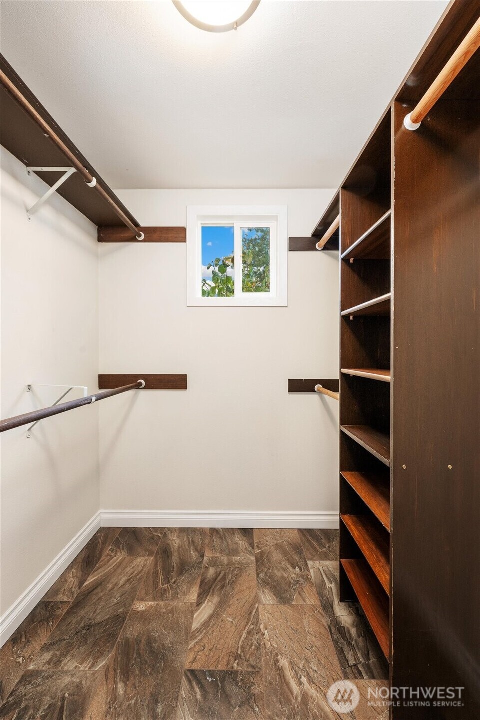 Renton, Washington, 98059, United States, 4 Bedrooms Bedrooms, ,1 BathroomBathrooms,Residential,For Sale,1989503