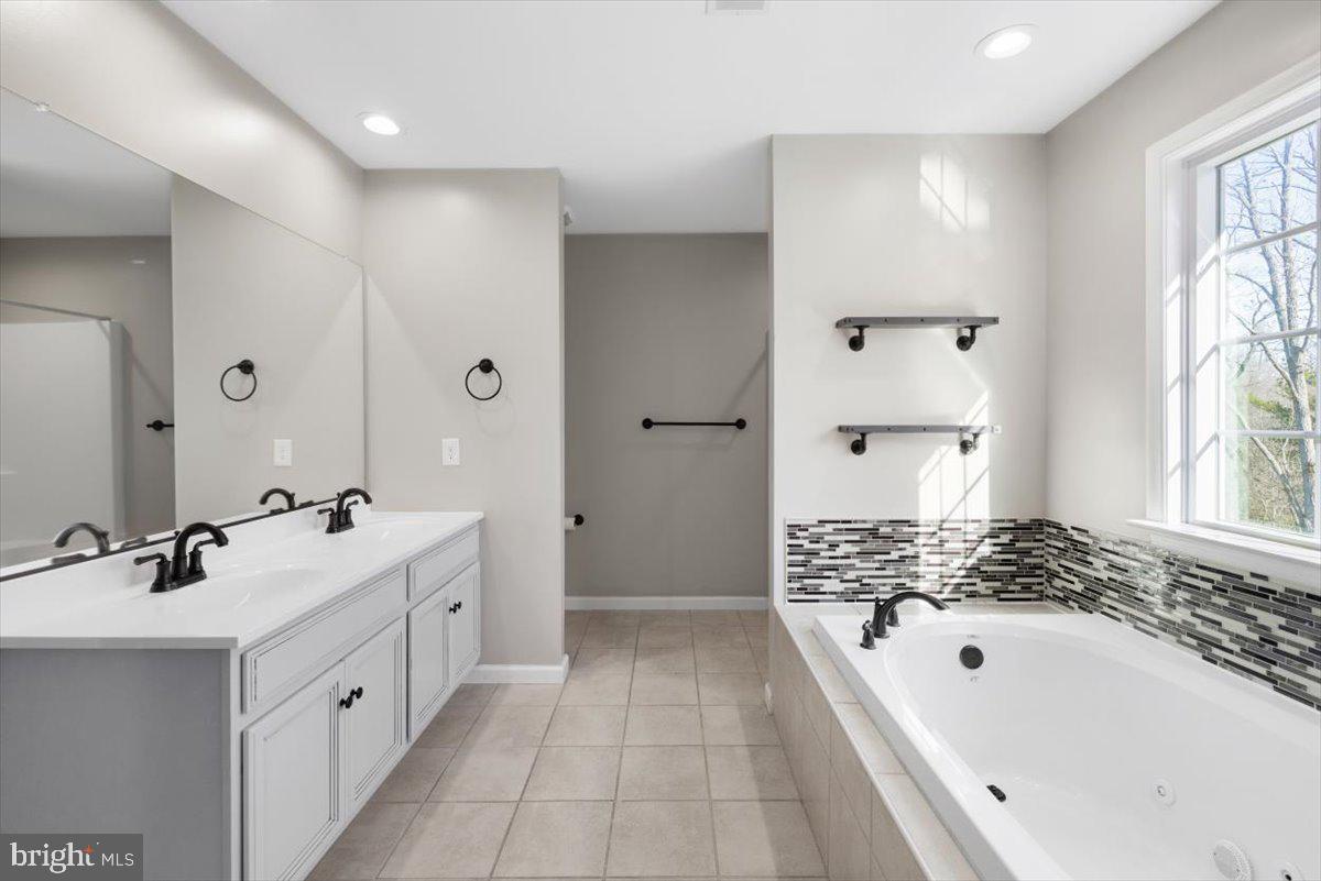 Clear Brook, Virginia, 22624, United States, 4 Bedrooms Bedrooms, ,4 BathroomsBathrooms,Residential,For Sale,1921758