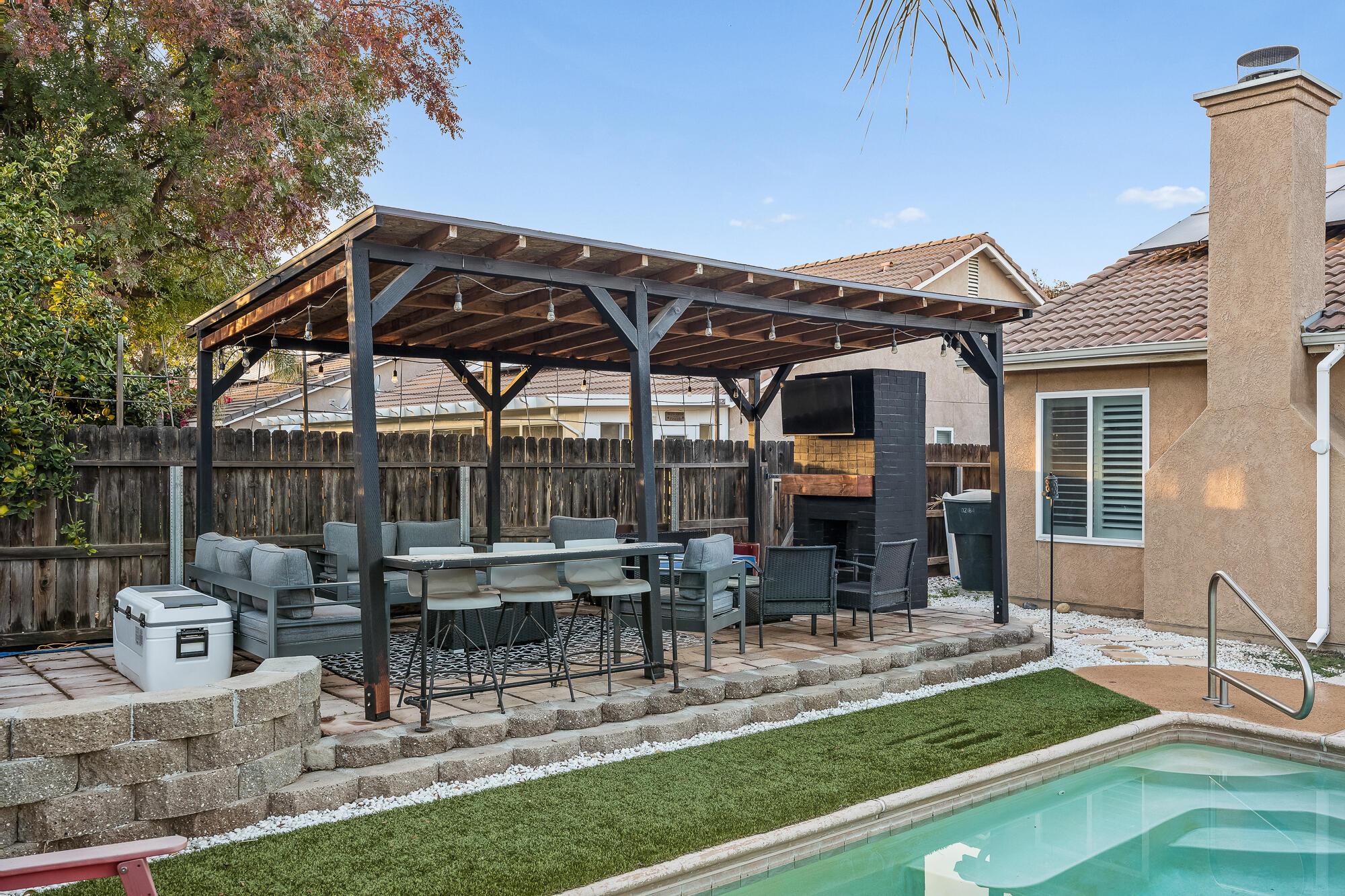 Hanford, California, 93230, United States, 4 Bedrooms Bedrooms, ,3 BathroomsBathrooms,Residential,For Sale,1985647