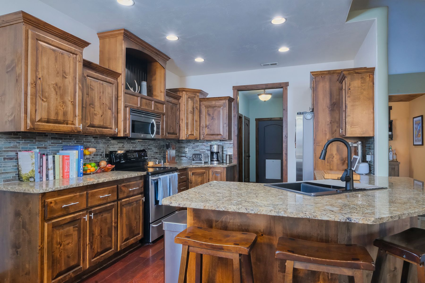  Charming Vaulted-Ceiling Ranch in River Meadows - 物件實景