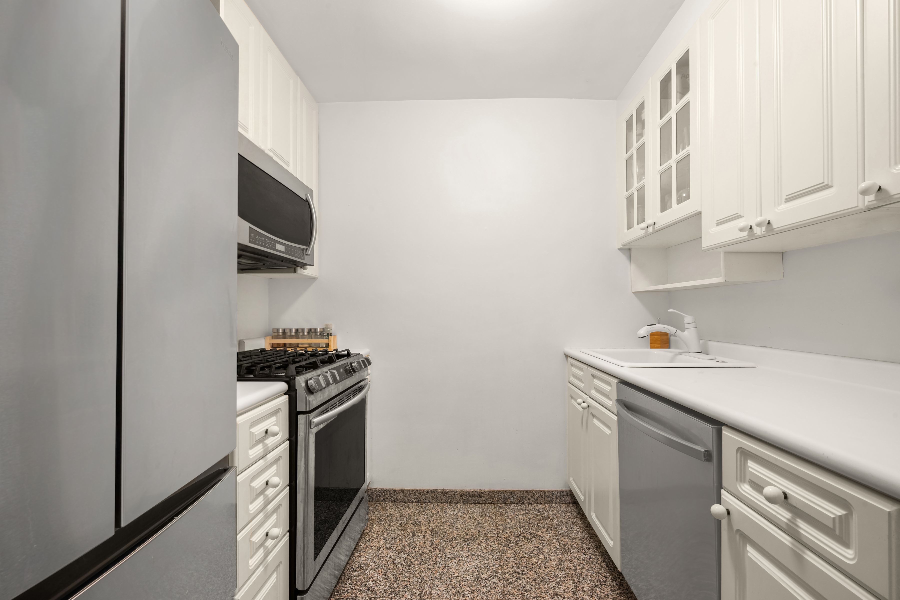  420 East 64th Street - 物件實景