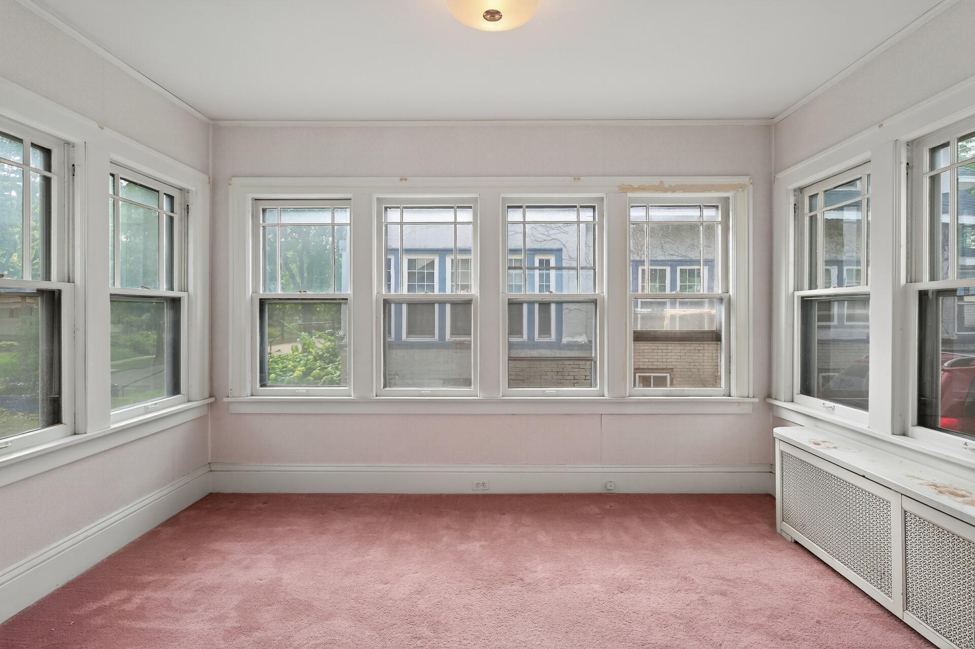 Minneapolis, Minnesota, 55409, United States, 4 Bedrooms Bedrooms, ,2 BathroomsBathrooms,Residential,For Sale,1959078