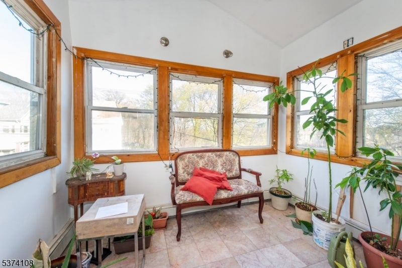 Newark City, New Jersey, 07112, United States, ,3 BathroomsBathrooms,Residential,For Sale,1982998