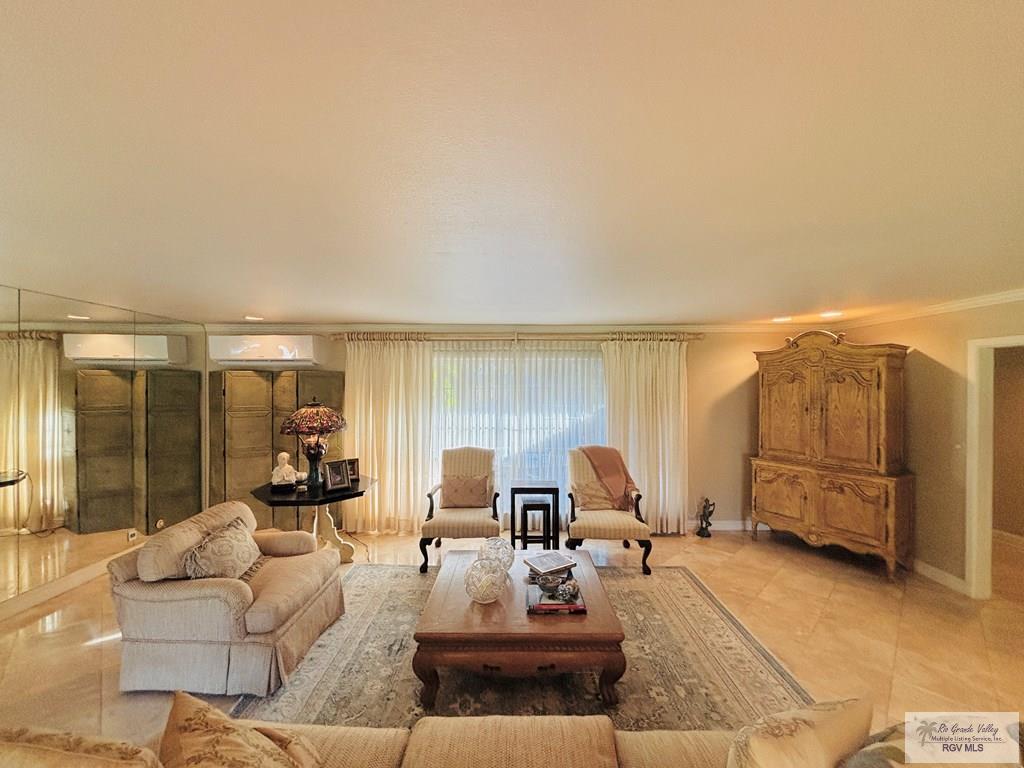 Brownsville, Texas, 78521, United States, 4 Bedrooms Bedrooms, ,4 BathroomsBathrooms,Residential,For Sale,1991275