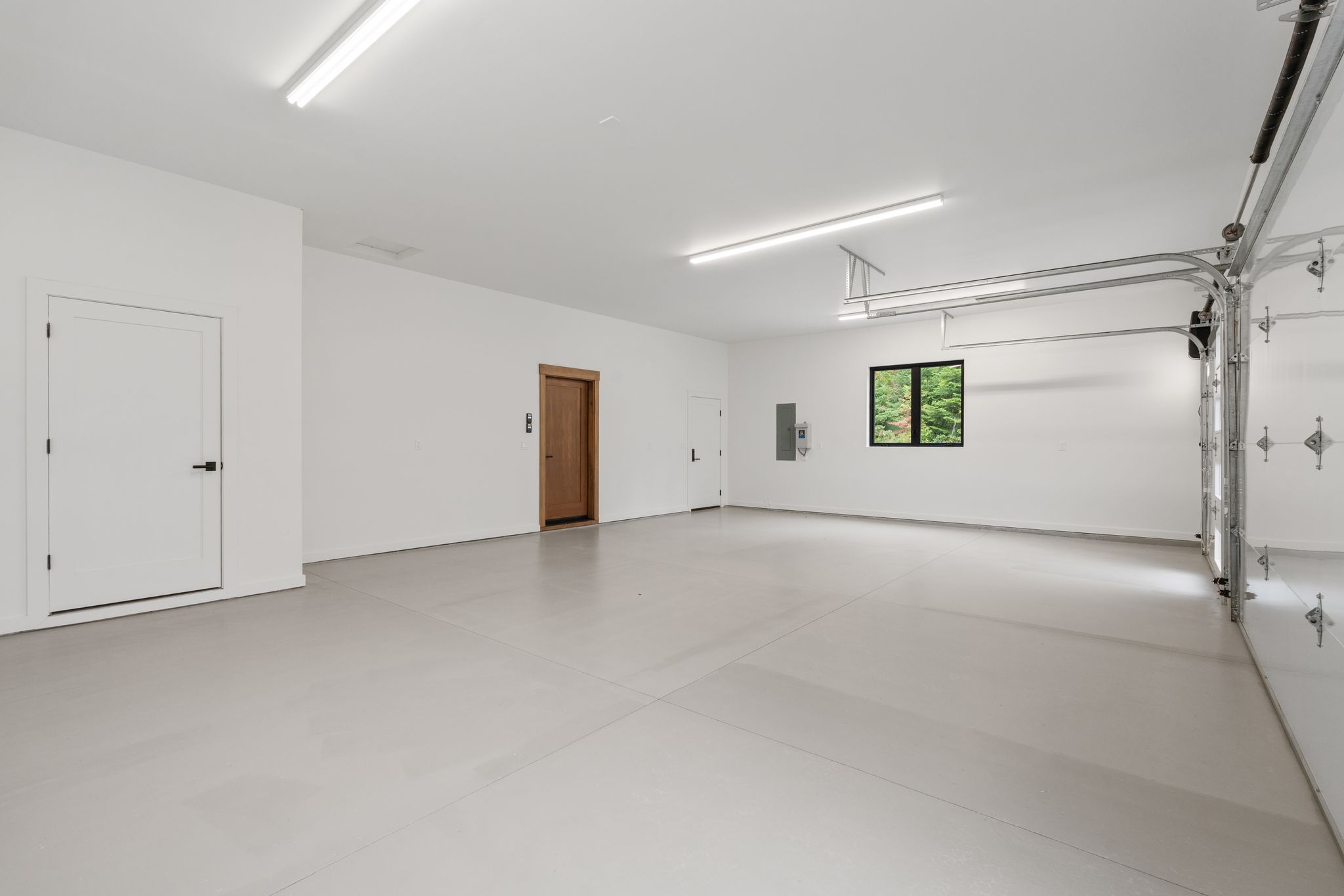 Sandpoint, Idaho, 83864, United States, 3 Bedrooms Bedrooms, ,3 BathroomsBathrooms,Residential,For Sale,1981039