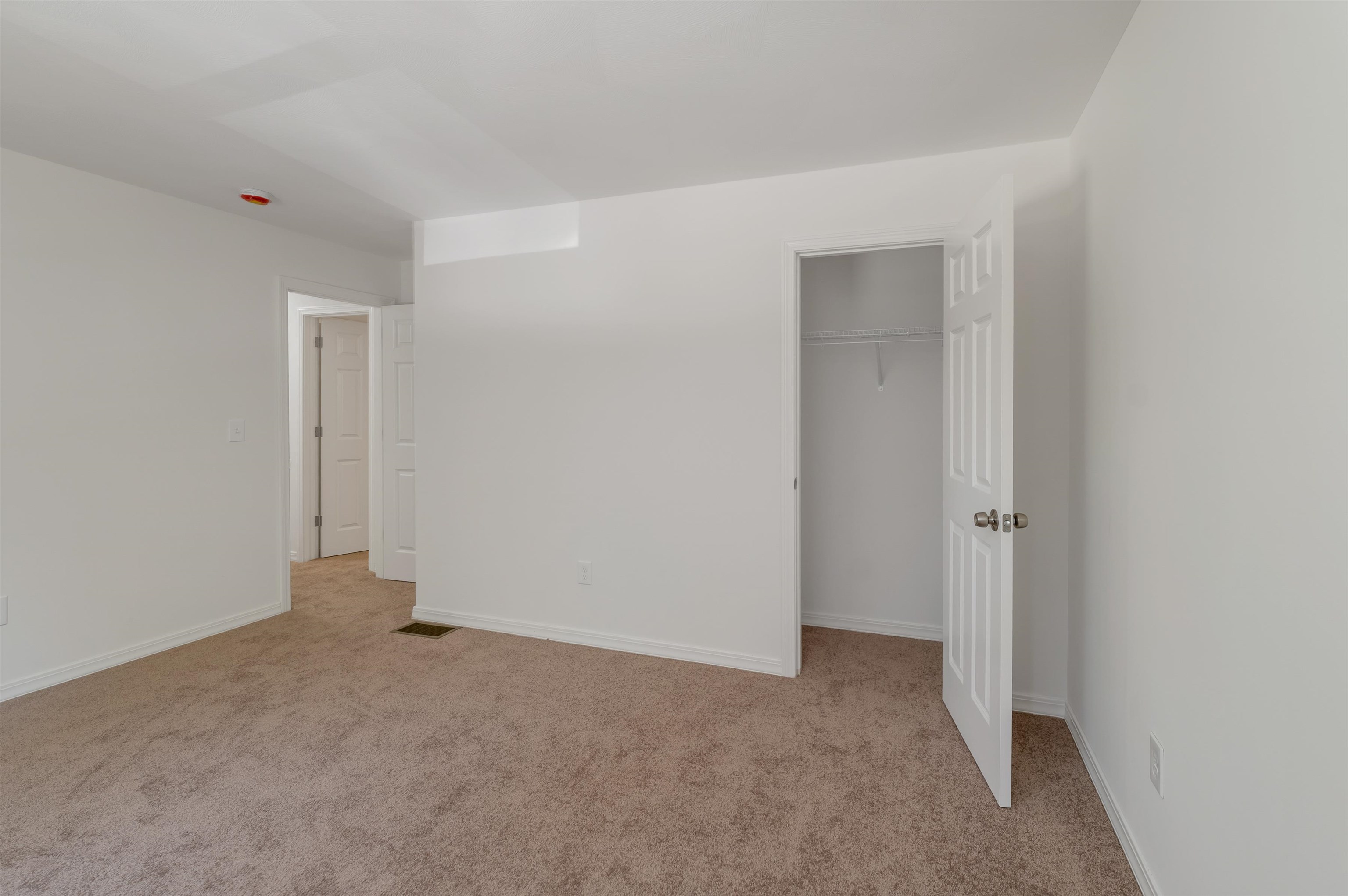 Bennington, New Hampshire, 03442, United States, 3 Bedrooms Bedrooms, ,2 BathroomsBathrooms,Residential,For Sale,1898255