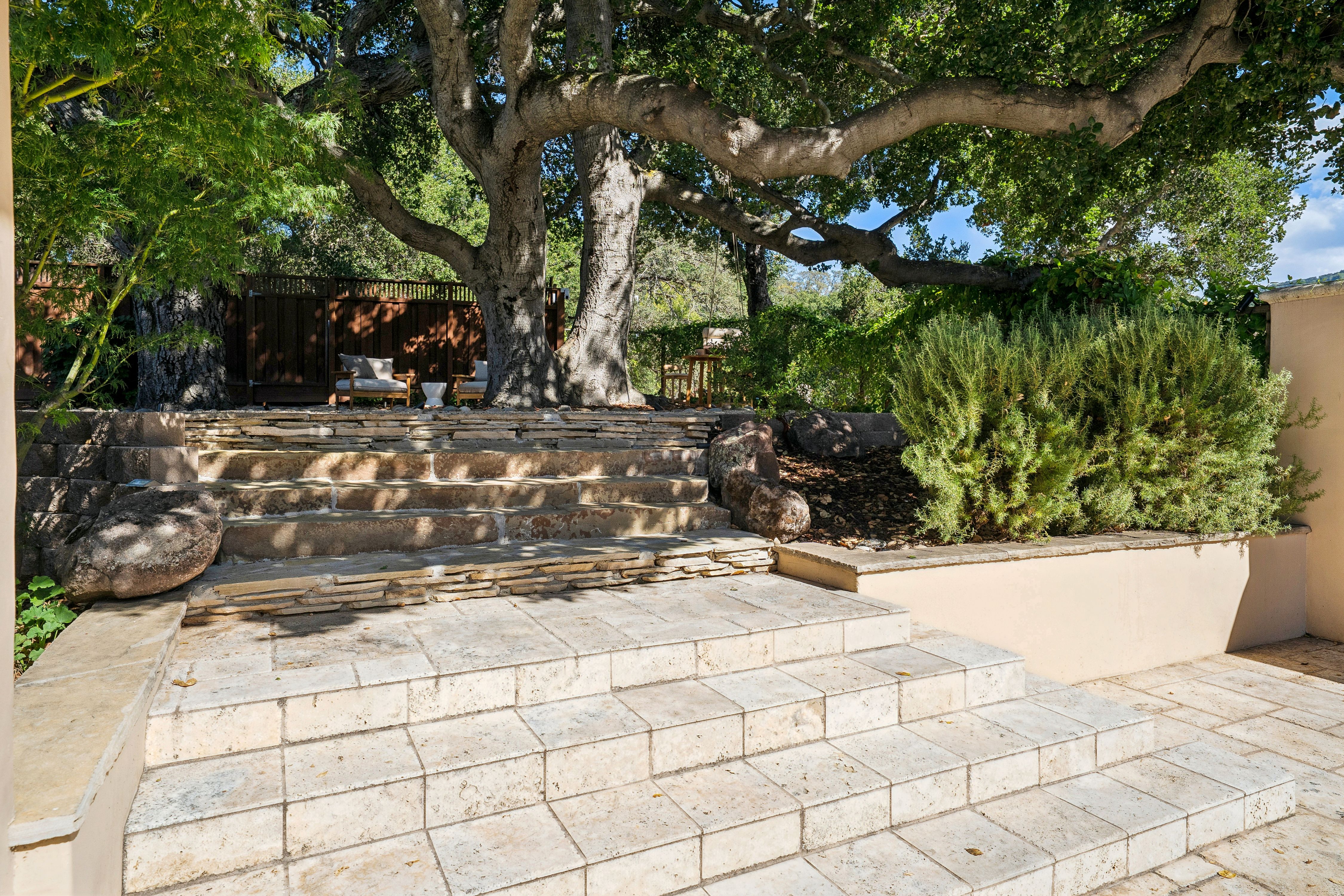  Private Mediterranean Estate with Breathtaking Views - 物件實景