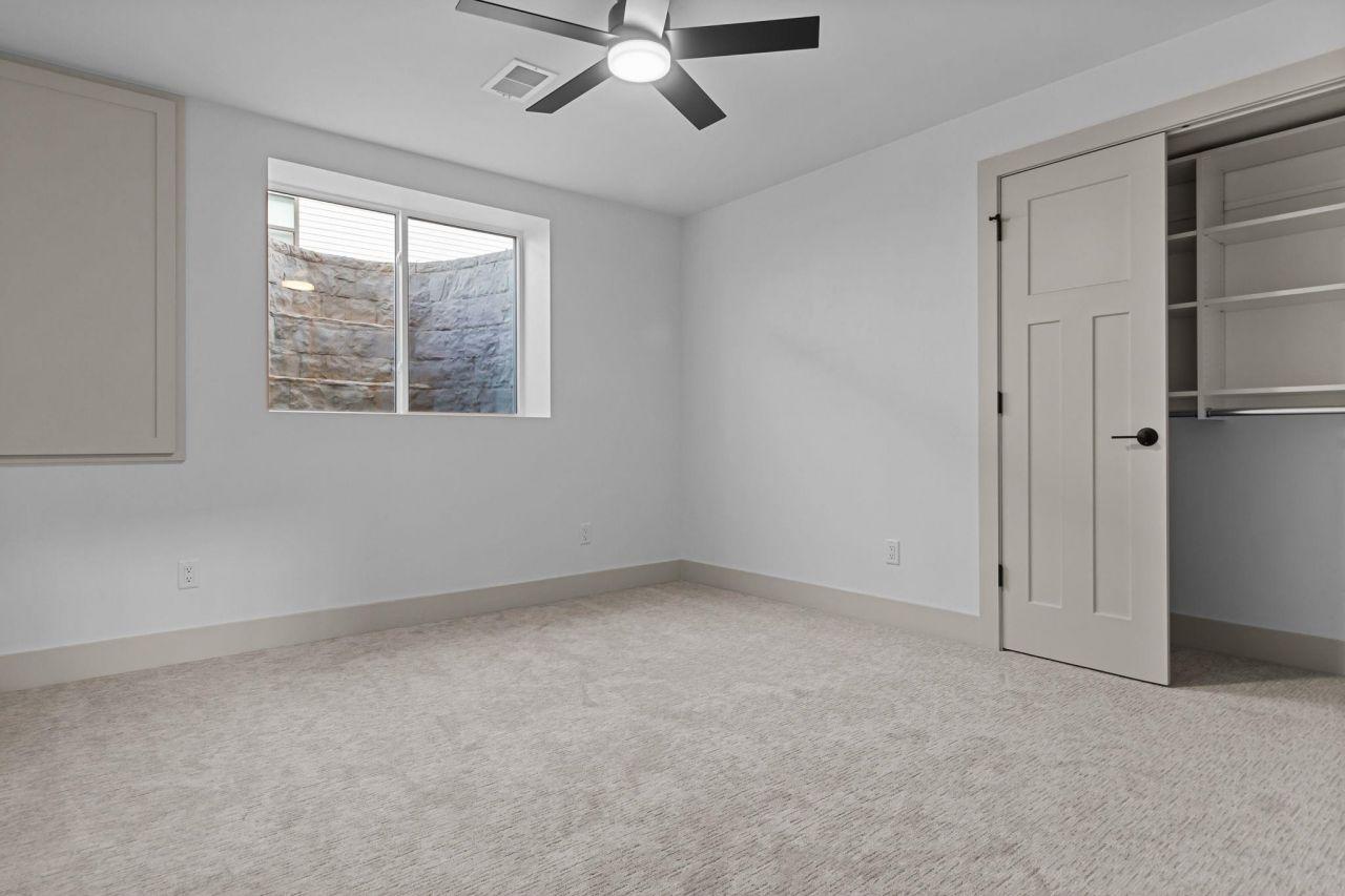 MENASHA, Wisconsin, 54952, United States, 5 Bedrooms Bedrooms, ,3 BathroomsBathrooms,Residential,For Sale,1793690