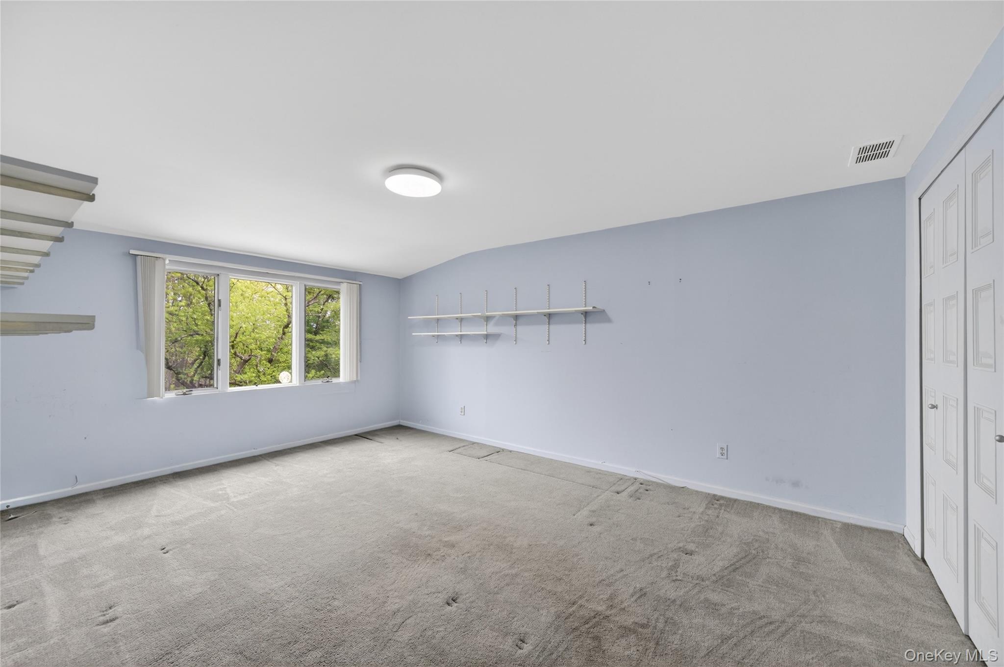  24 Thorngrove Lane, Dix Hills, NY, 11746 - 物件實景