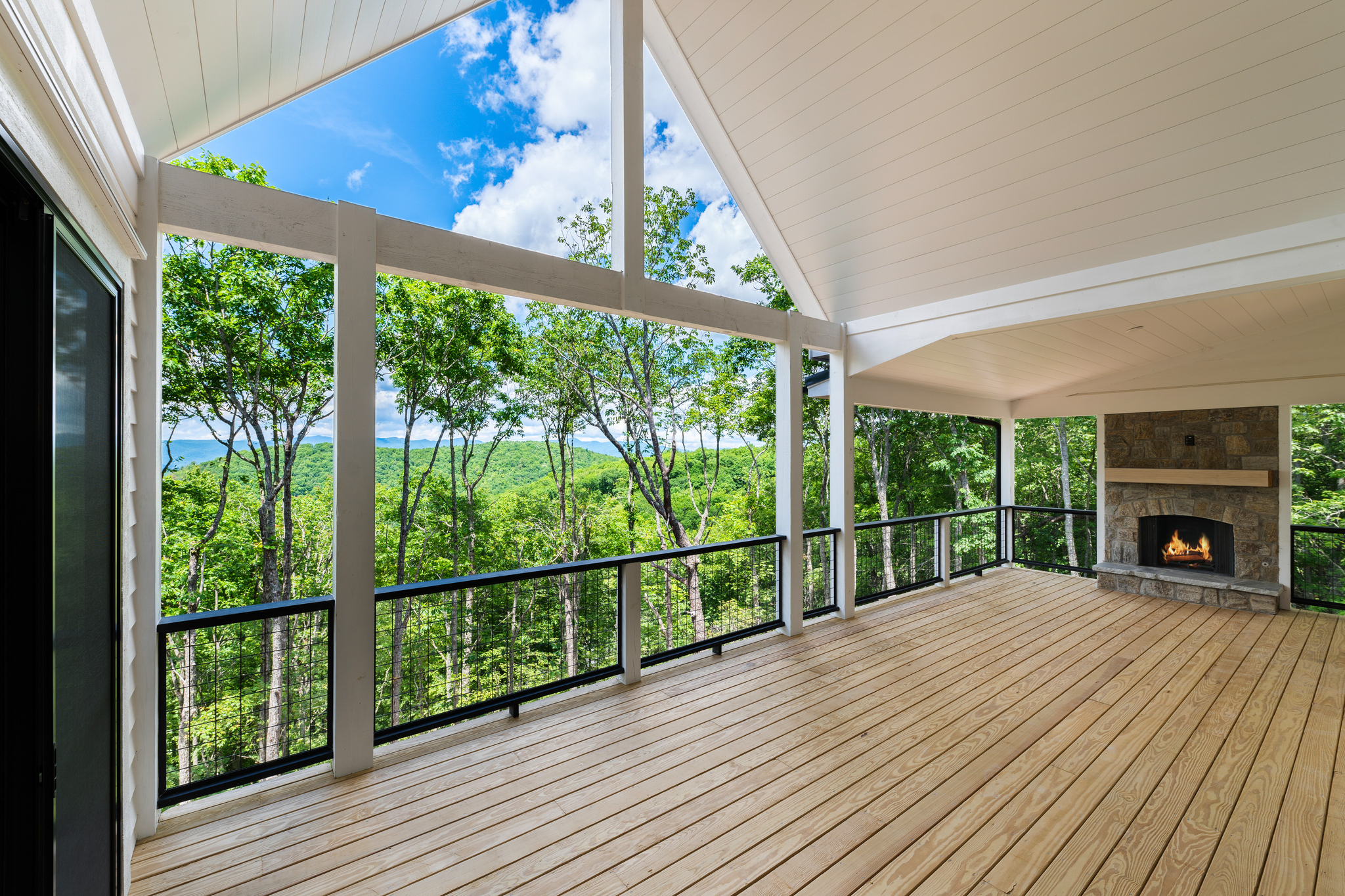 Mountain Home at Chinquapin - 物件實景