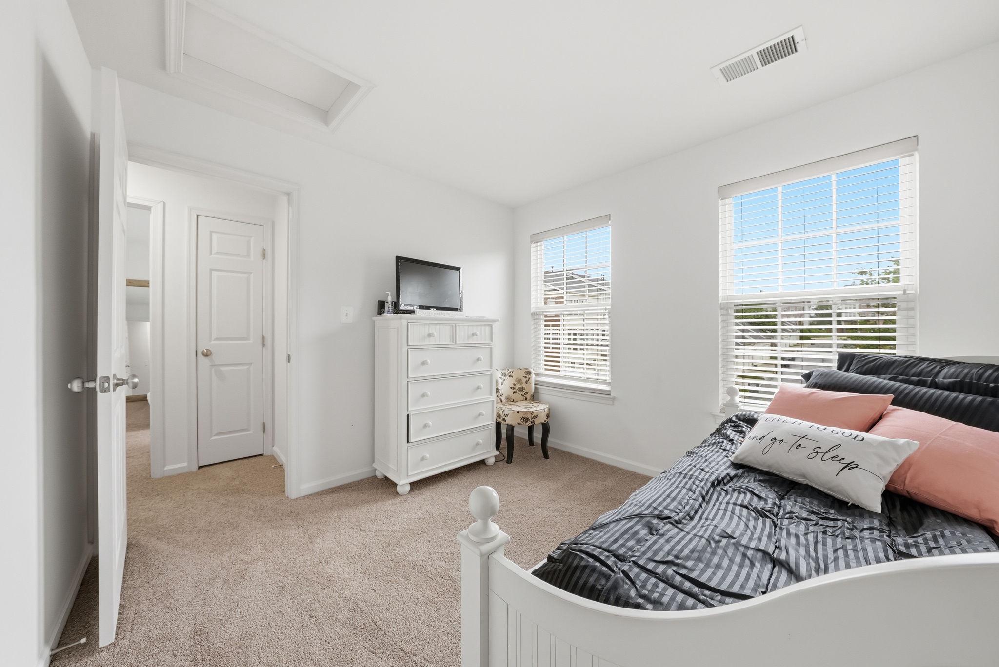 Woodbridge, Virginia, 22191, United States, 3 Bedrooms Bedrooms, ,3 BathroomsBathrooms,Residential,For Sale,2049196