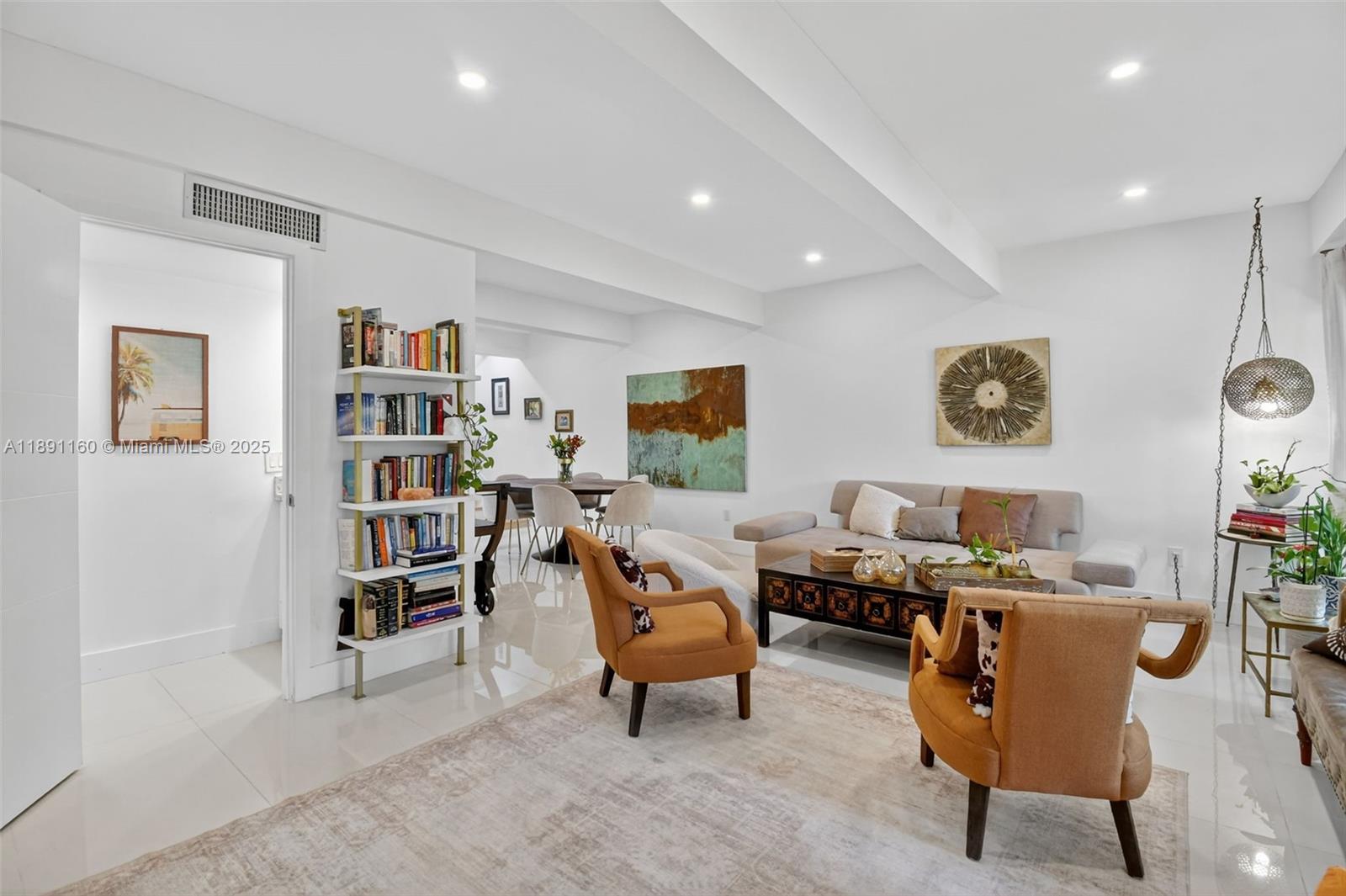 Miami, Florida, 33180, United States, 3 Bedrooms Bedrooms, ,3 BathroomsBathrooms,Residential,For Sale,1961045