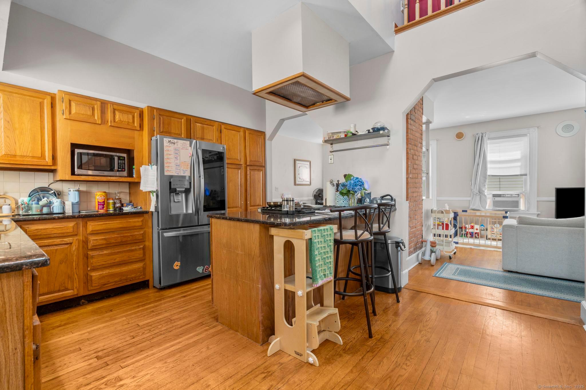 New Haven, Connecticut, 06511, United States, 5 Bedrooms Bedrooms, ,3 BathroomsBathrooms,Residential,For Sale,1930544