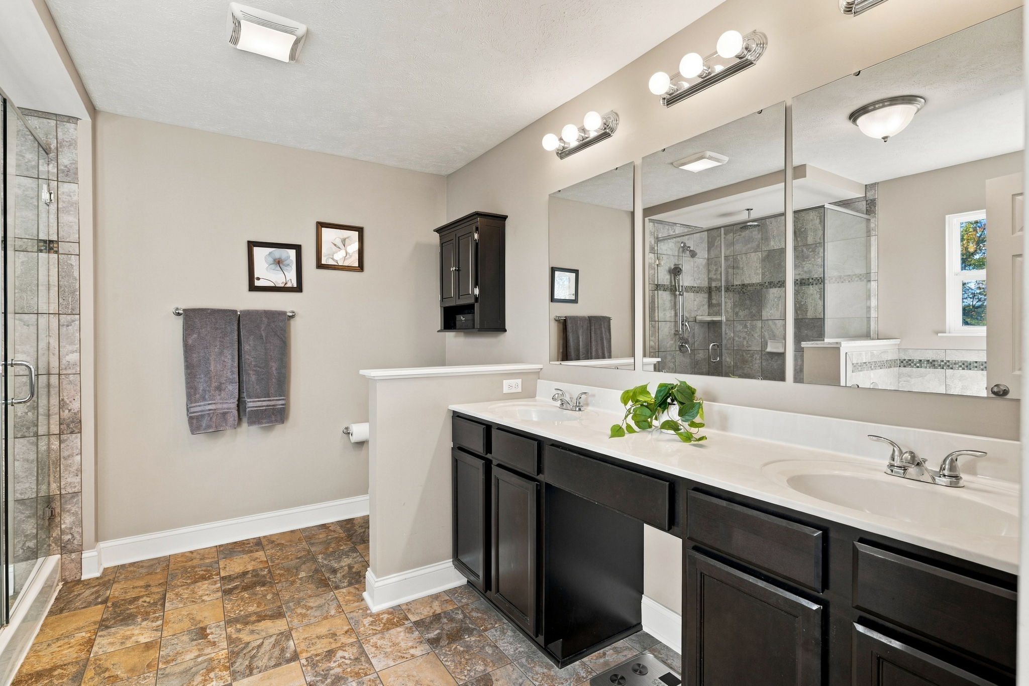  215 Horse Shoe Drive, Clinton, PA 15026 - 物件實景