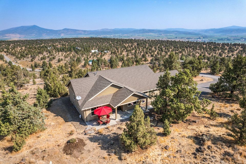 Prineville, Oregon, 97754, United States, 3 Bedrooms Bedrooms, ,2 BathroomsBathrooms,Residential,For Sale,1903367