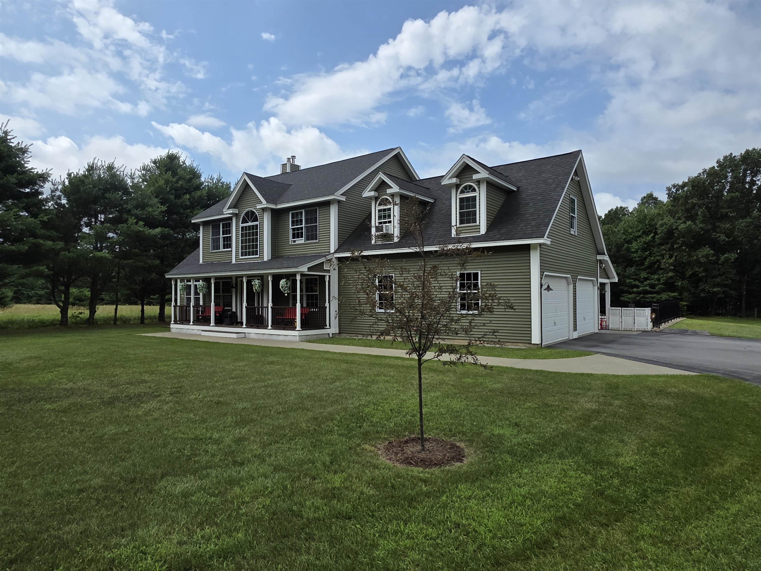 Colchester, Vermont, 05446, United States, 4 Bedrooms Bedrooms, ,3 BathroomsBathrooms,Residential,For Sale,1895144