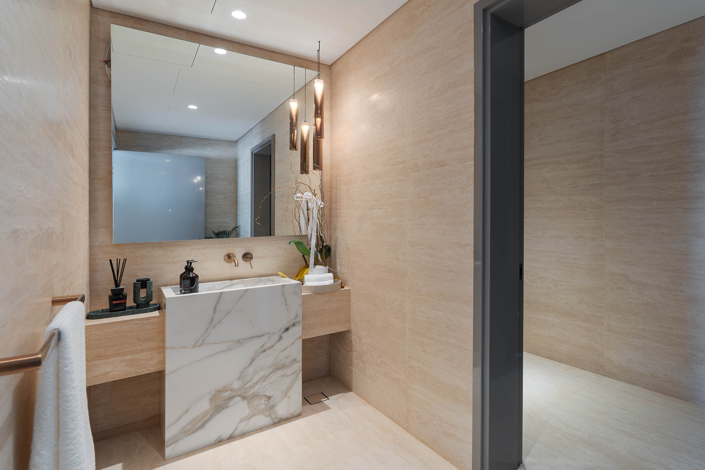  Brand-New Three-Bedroom Residence at Serenia Living - 物件實景