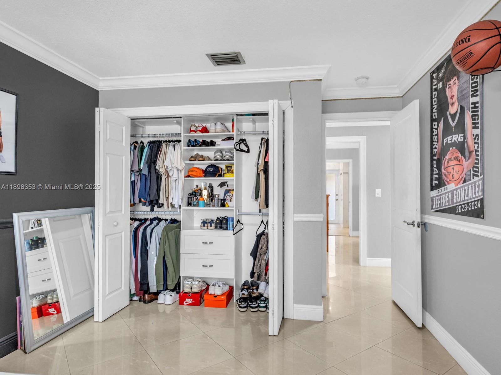 Miami, Florida, 33175, United States, 4 Bedrooms Bedrooms, ,2 BathroomsBathrooms,Residential,For Sale,1979447