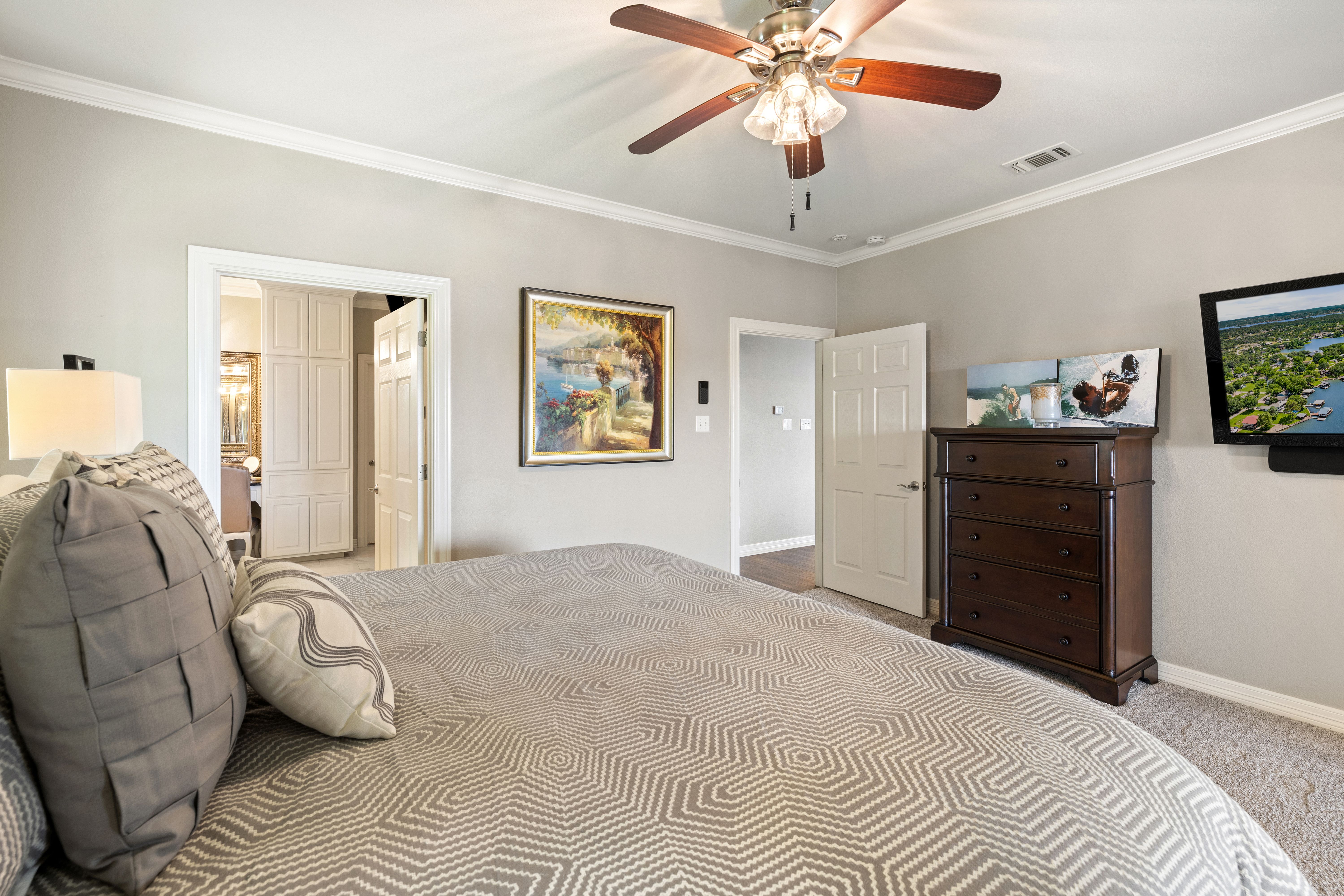  402 S. Shorewood Dr on Lake LBJ - 物件實景