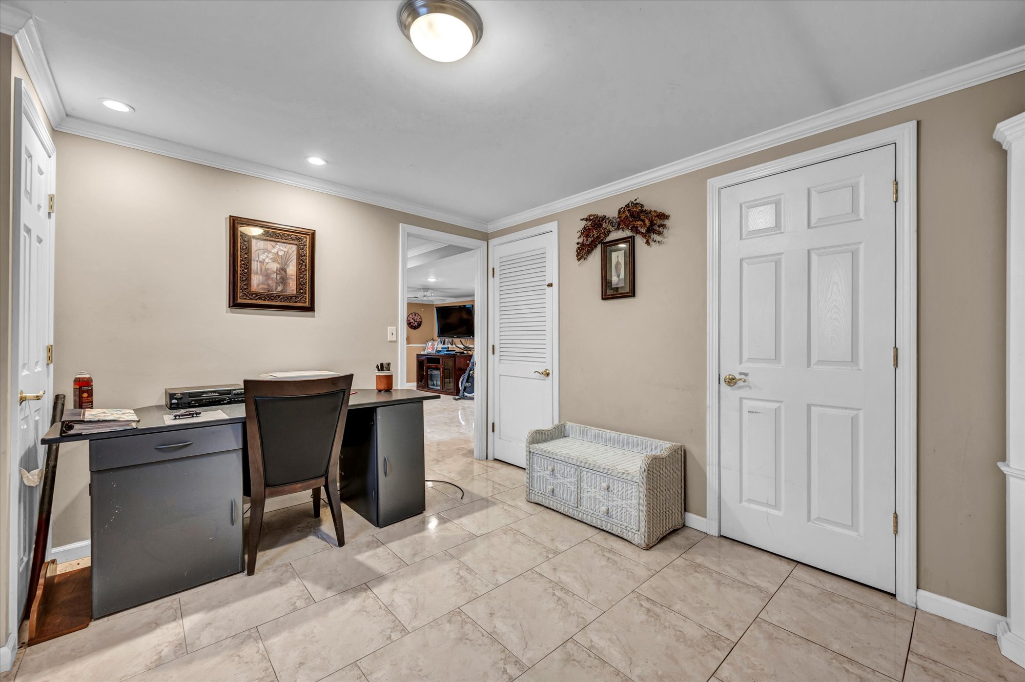 West Haven, Connecticut, 06516, United States, 4 Bedrooms Bedrooms, ,2 BathroomsBathrooms,Residential,For Sale,1981811