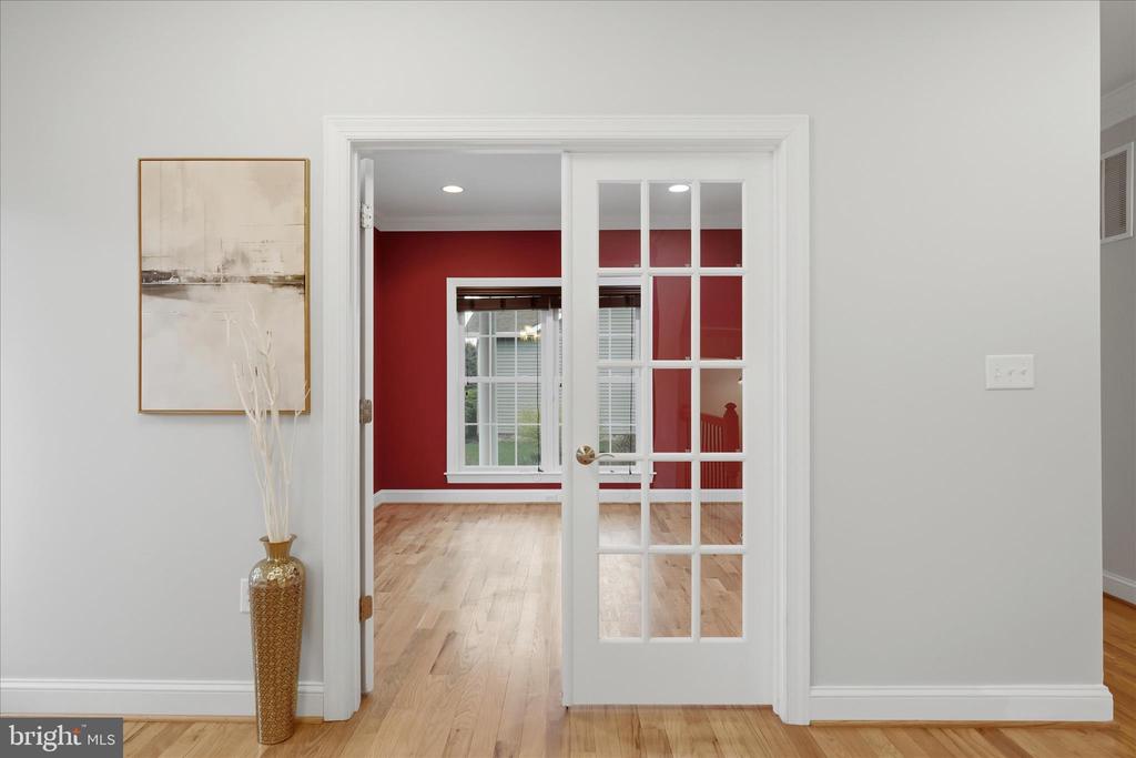 Winchester, Virginia, 22602, United States, 6 Bedrooms Bedrooms, ,5 BathroomsBathrooms,Residential,For Sale,2032756