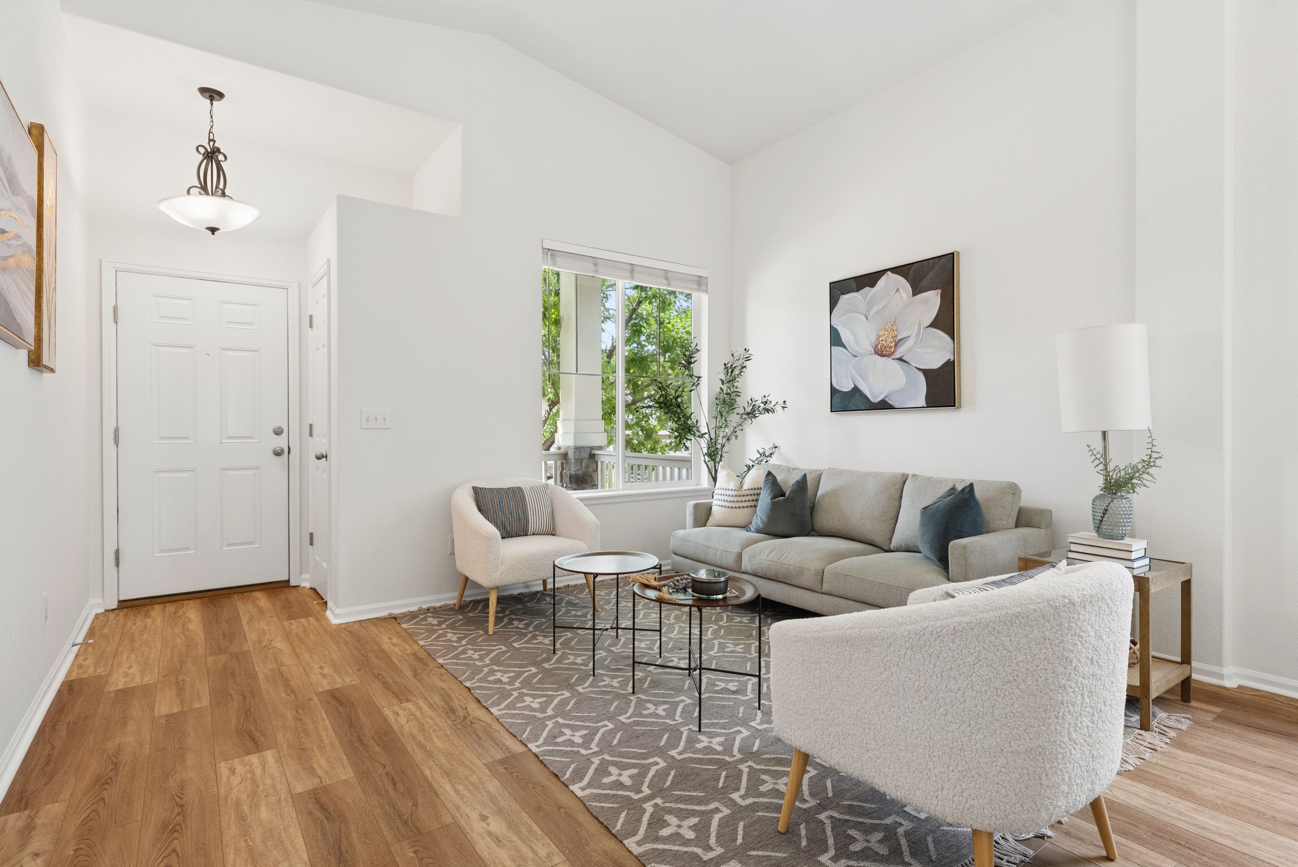  Welcome to this well maintained home in the coveted community of The Hearth - 物件實景