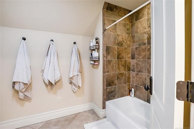 Tahlequah, Oklahoma, 74464, United States, 5 Bedrooms Bedrooms, ,5 BathroomsBathrooms,Residential,For Sale,1982771