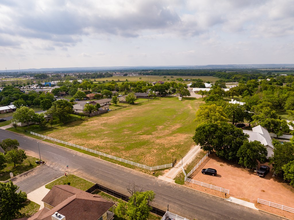 Fredericksburg, Texas, 78624, United States, 3 Bedrooms Bedrooms, ,2 BathroomsBathrooms,Residential,For Sale,1977273
