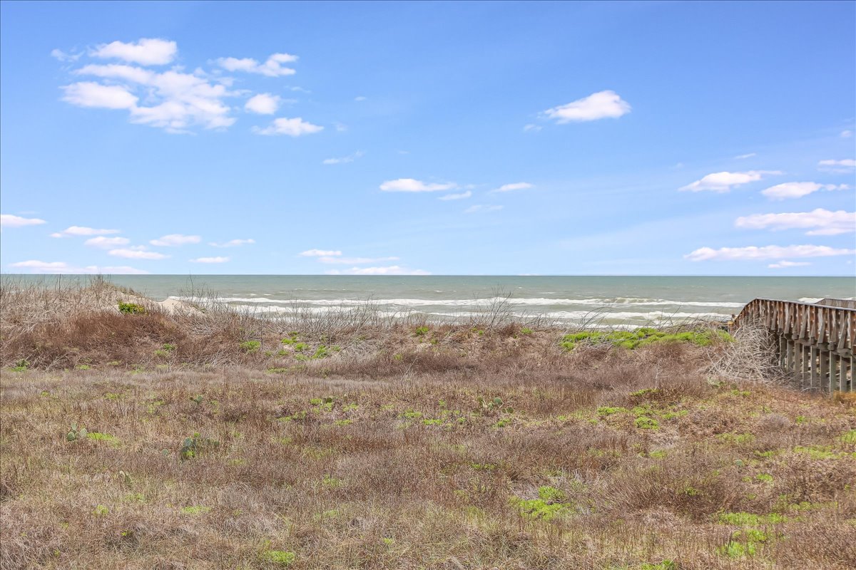 Port Aransas, Texas, 78373, United States, 3 Bedrooms Bedrooms, ,5 BathroomsBathrooms,Residential,For Sale,1994258