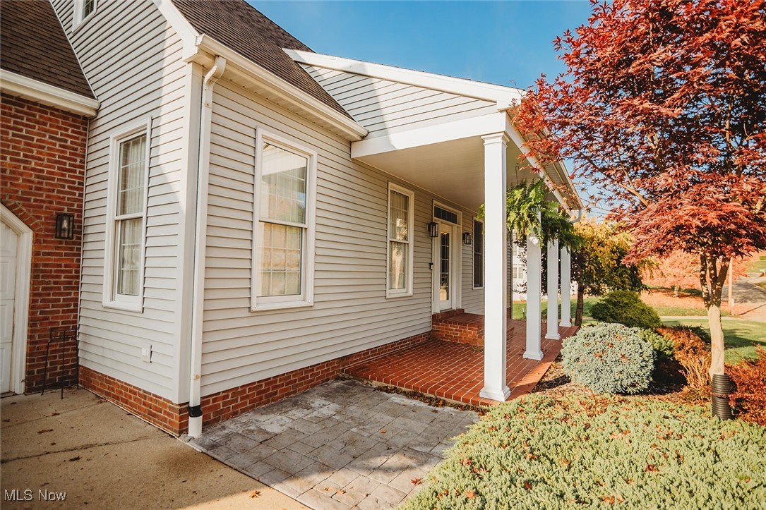 Vienna, West Virginia, 26105, United States, 4 Bedrooms Bedrooms, ,5 BathroomsBathrooms,Residential,For Sale,1987496