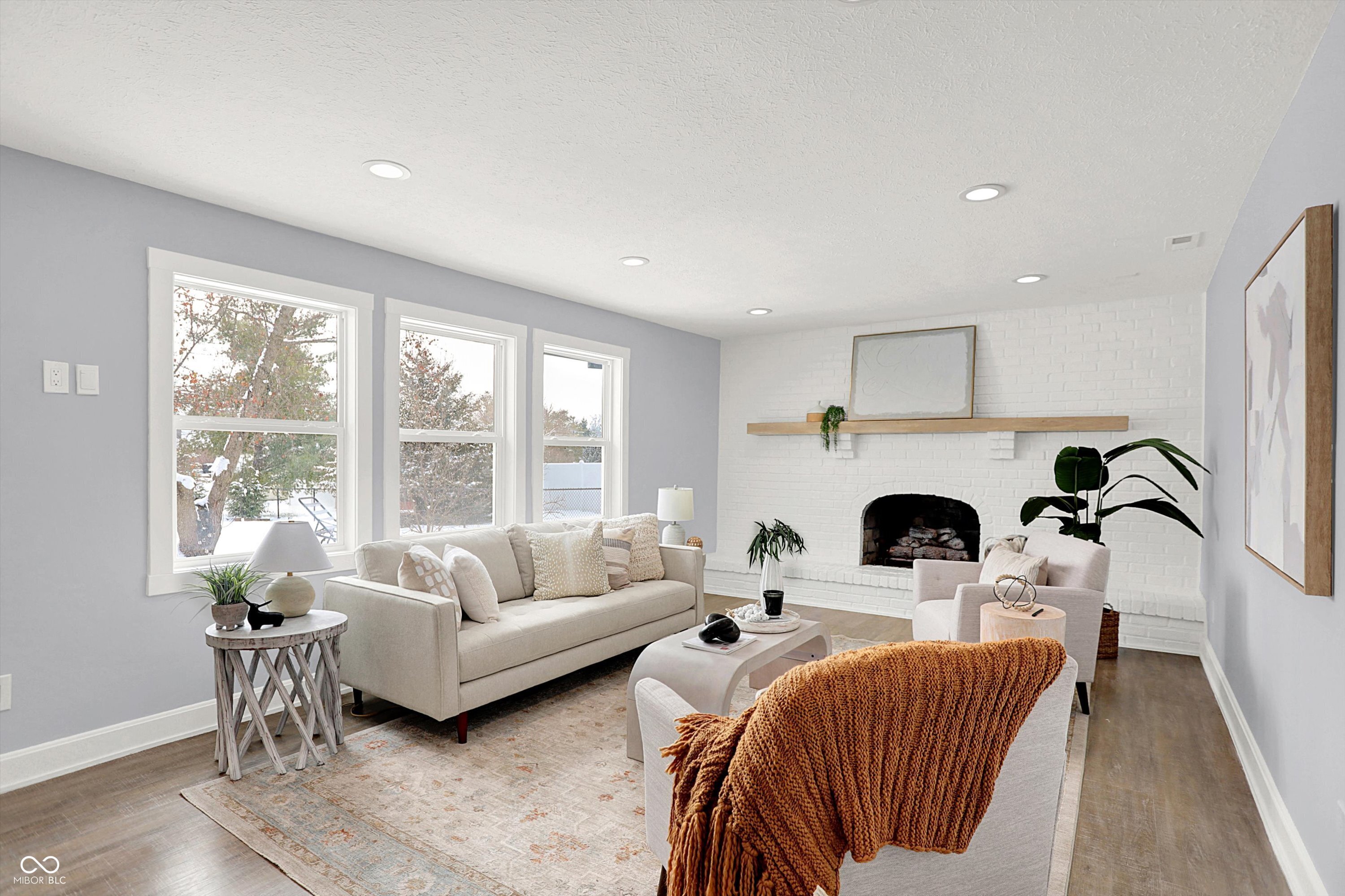 Zionsville, Indiana, 46077, United States, 3 Bedrooms Bedrooms, ,2 BathroomsBathrooms,Residential,For Sale,2001514