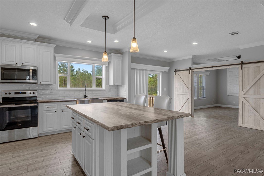 Dunnellon, Florida, 34433, United States, 4 Bedrooms Bedrooms, ,3 BathroomsBathrooms,Residential,For Sale,2008614