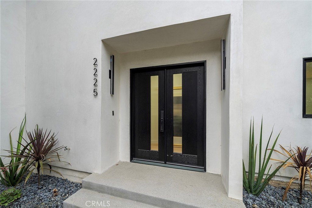 Los Angeles, California, 90031, United States, 5 Bedrooms Bedrooms, ,2 BathroomsBathrooms,Residential,For Sale,2005567