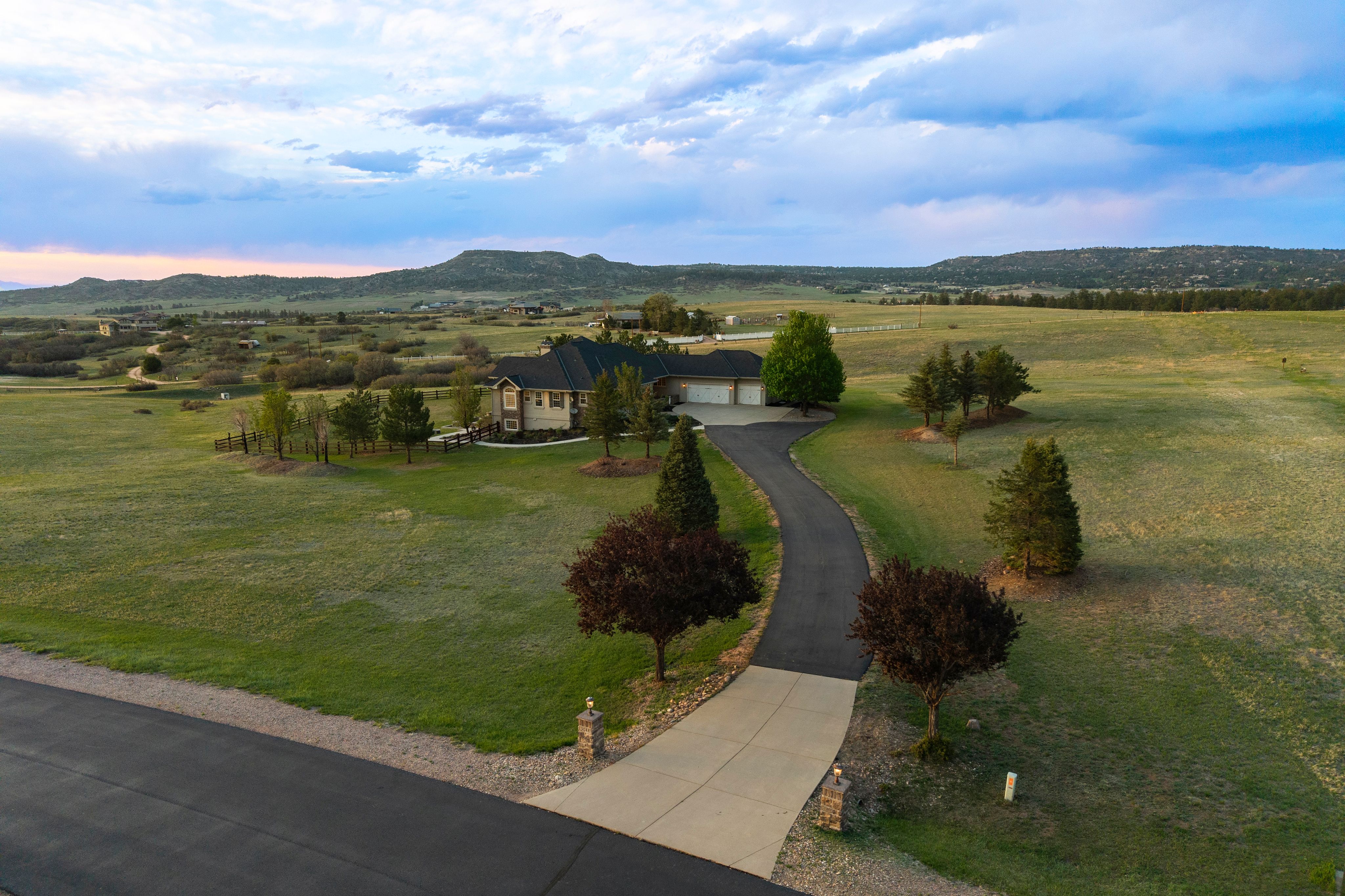 Set on five scenic acres with sweeping Front Range views - 物件實景