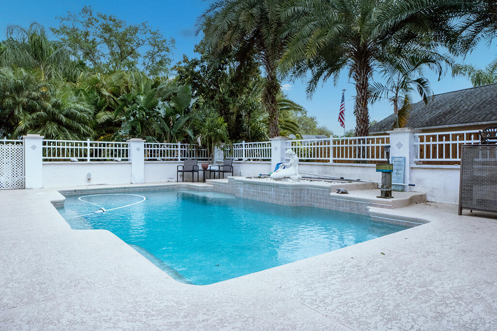 3329 Lake View Circle, Melbourne, Florida, 32934, United States, 4 Bedrooms Bedrooms, ,3 BathroomsBathrooms,Residential,For Sale,3329 Lake View Circle,1482644