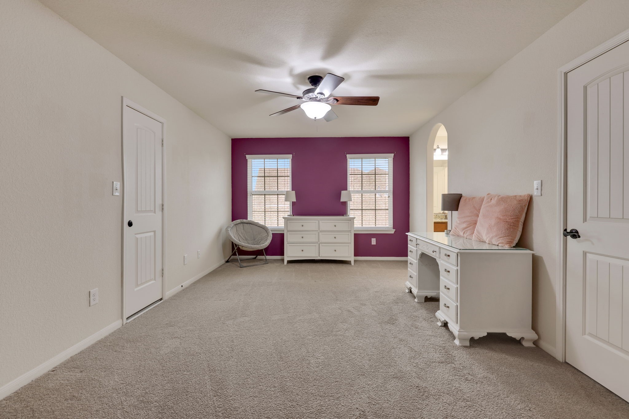 Mont Belvieu, Texas, 77523, United States, 5 Bedrooms Bedrooms, ,4 BathroomsBathrooms,Residential,For Sale,1906104