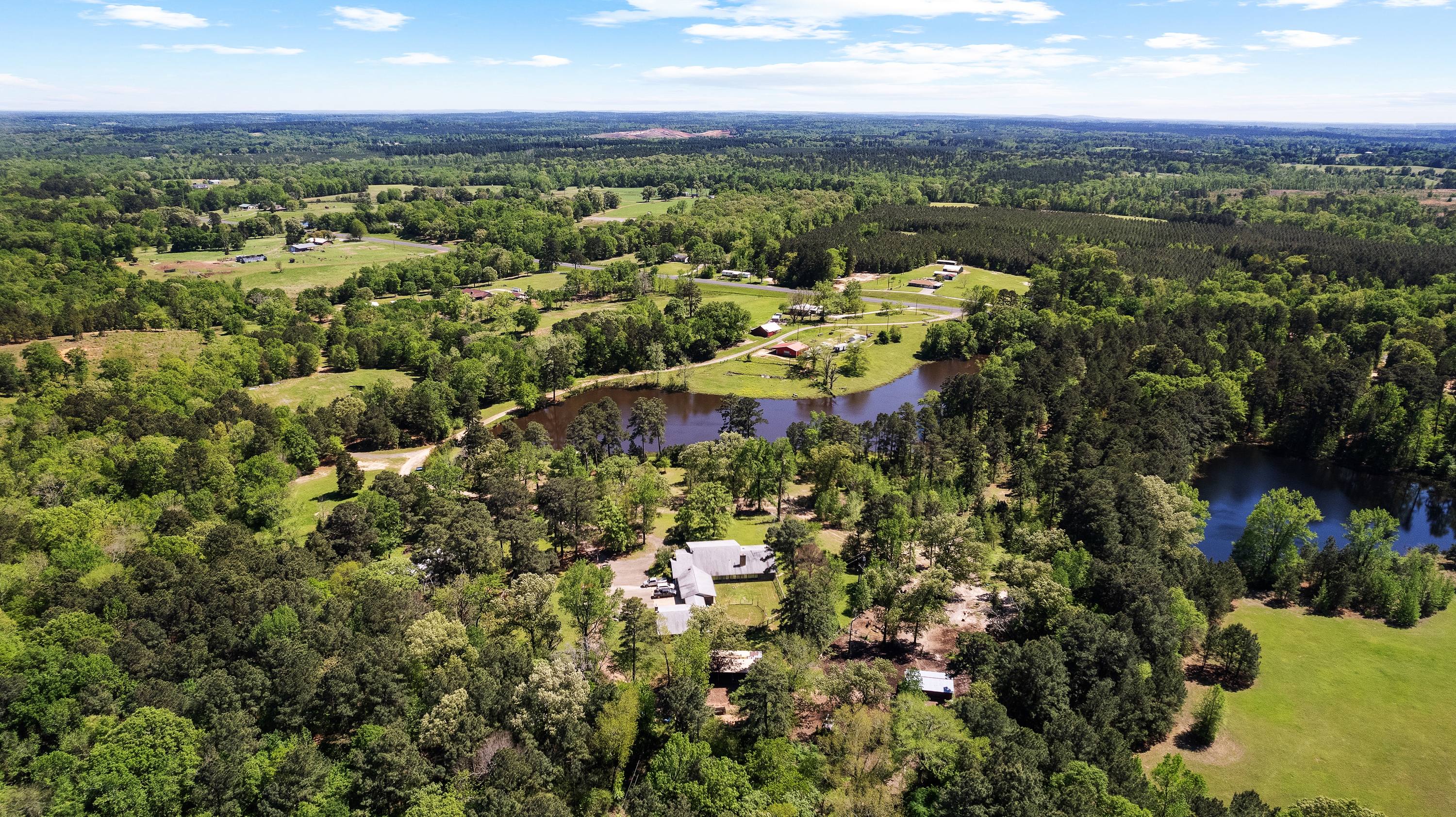 Henderson, Texas, 75652, United States, 6 Bedrooms Bedrooms, ,5 BathroomsBathrooms,Residential,For Sale,1920809