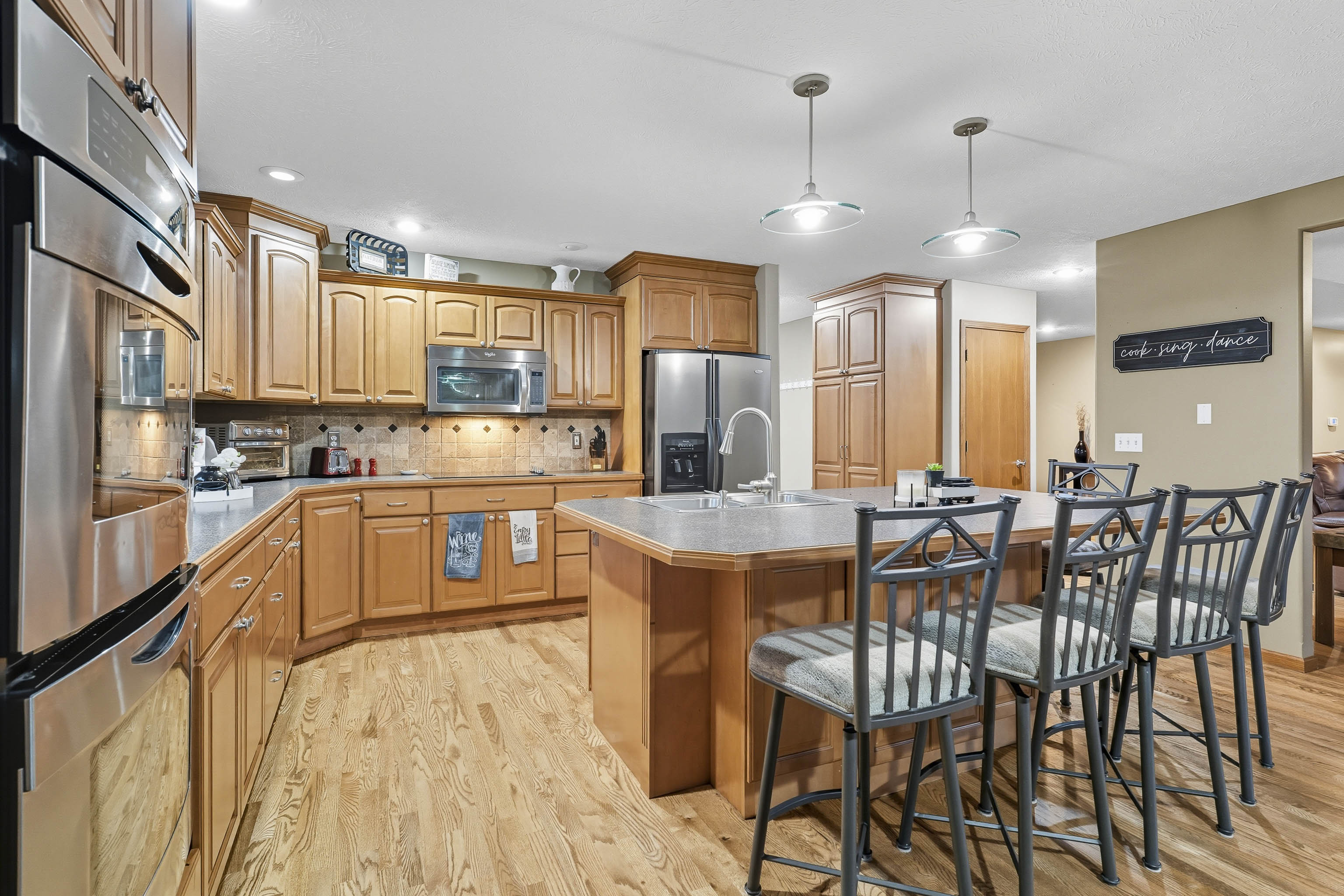 Manhattan, Kansas, 66502, United States, 5 Bedrooms Bedrooms, ,3 BathroomsBathrooms,Residential,For Sale,1960988