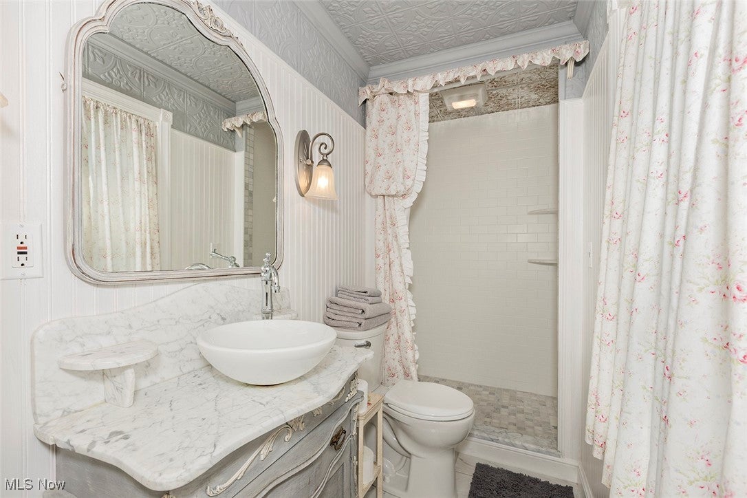 Brecksville, Ohio, 44141, United States, 5 Bedrooms Bedrooms, ,5 BathroomsBathrooms,Residential,For Sale,1979228