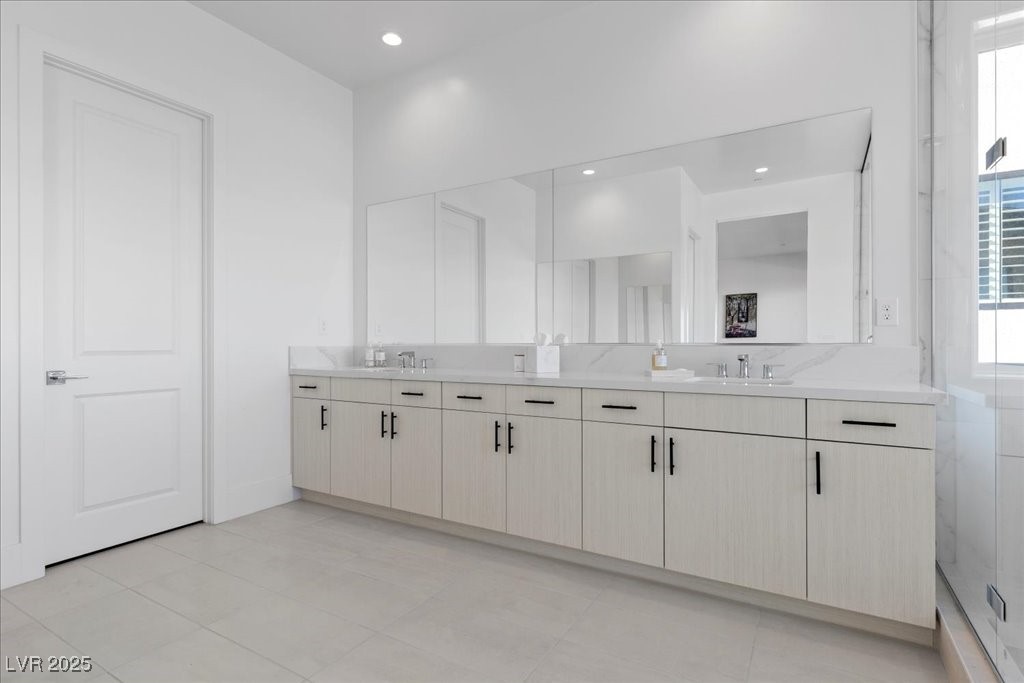 Las Vegas, Nevada, 89135, United States, 5 Bedrooms Bedrooms, ,6 BathroomsBathrooms,Residential,For Sale,1987610