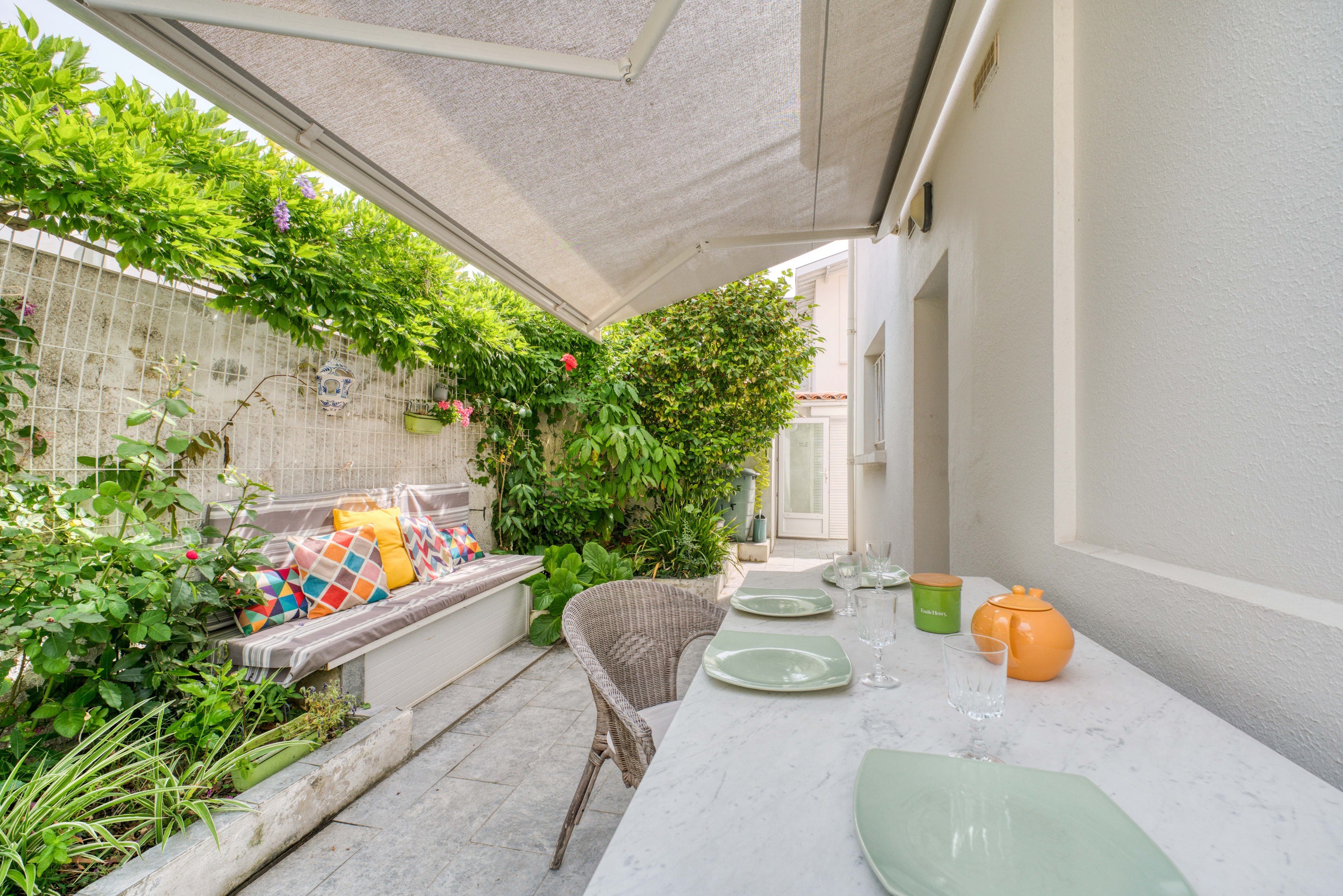  PONTAILLAC – 1950s VILLA 200 METERS FROM THE BEACH WITH DUAL GARAGE - 物件實景
