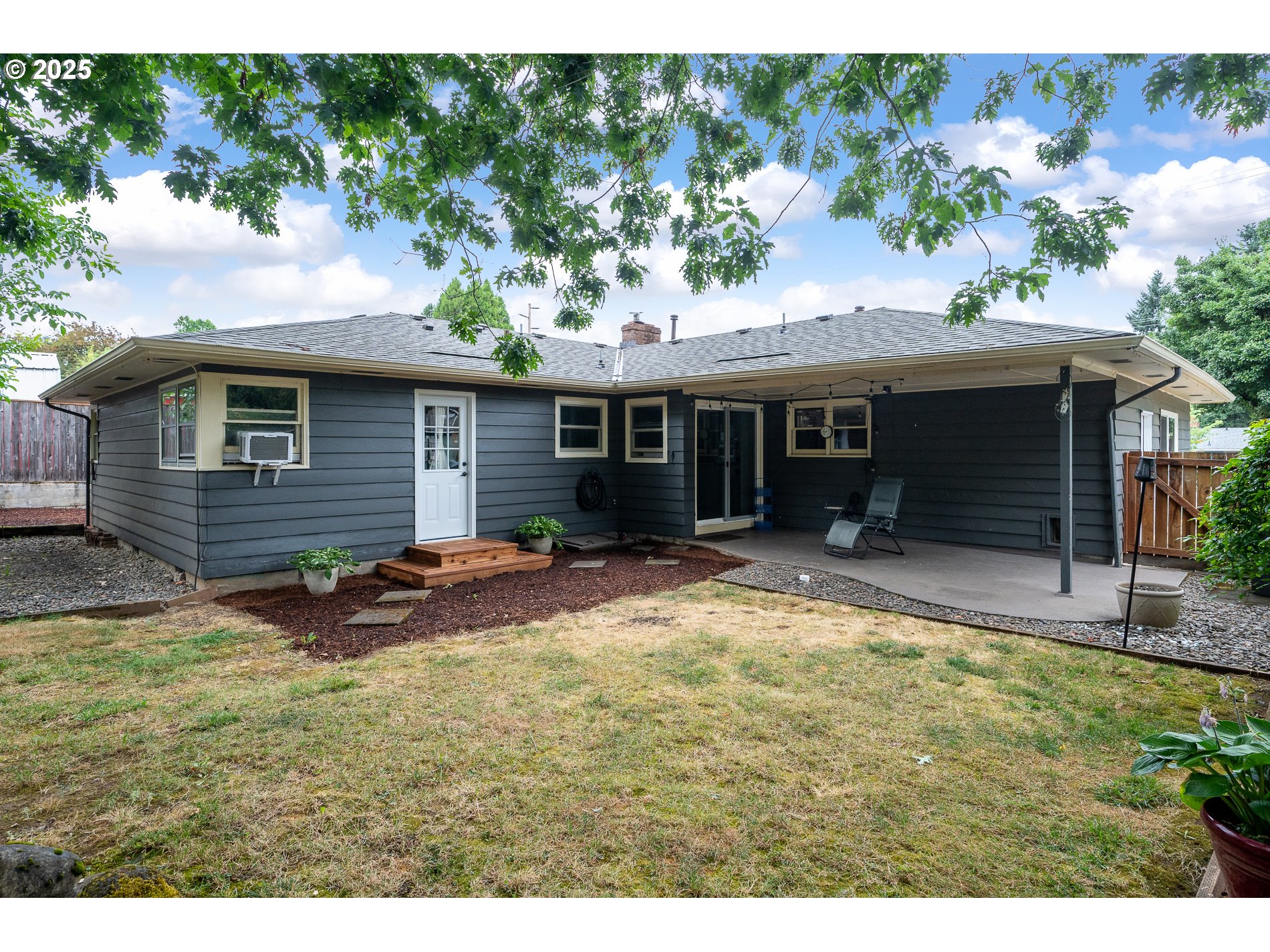 Milwaukie, Oregon, 97267, United States, 3 Bedrooms Bedrooms, ,2 BathroomsBathrooms,Residential,For Sale,1911420